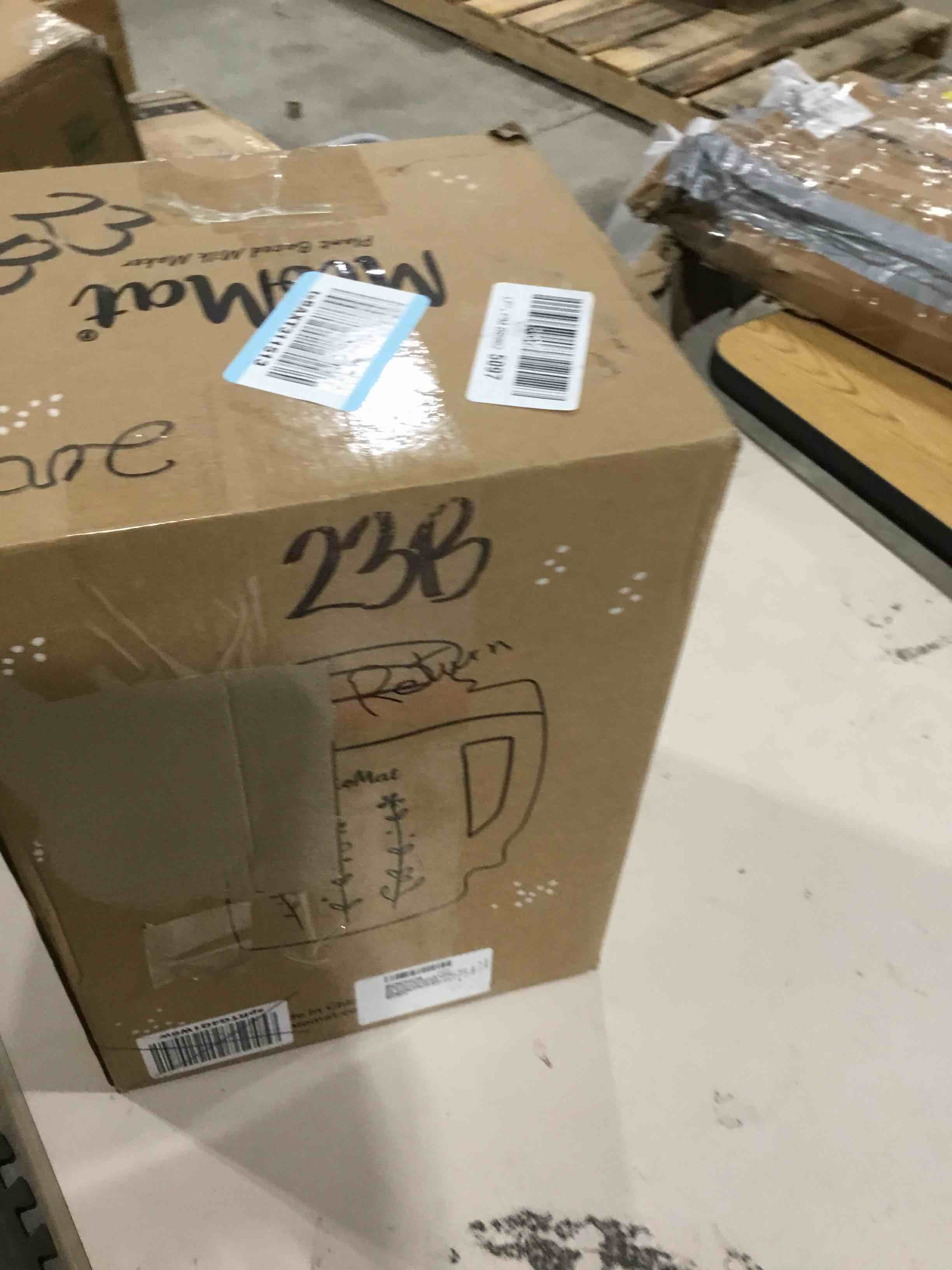 https://s3.amazonaws.com/lotting-images-prod/bidfta/RED6643025_1730292439434.jpeg