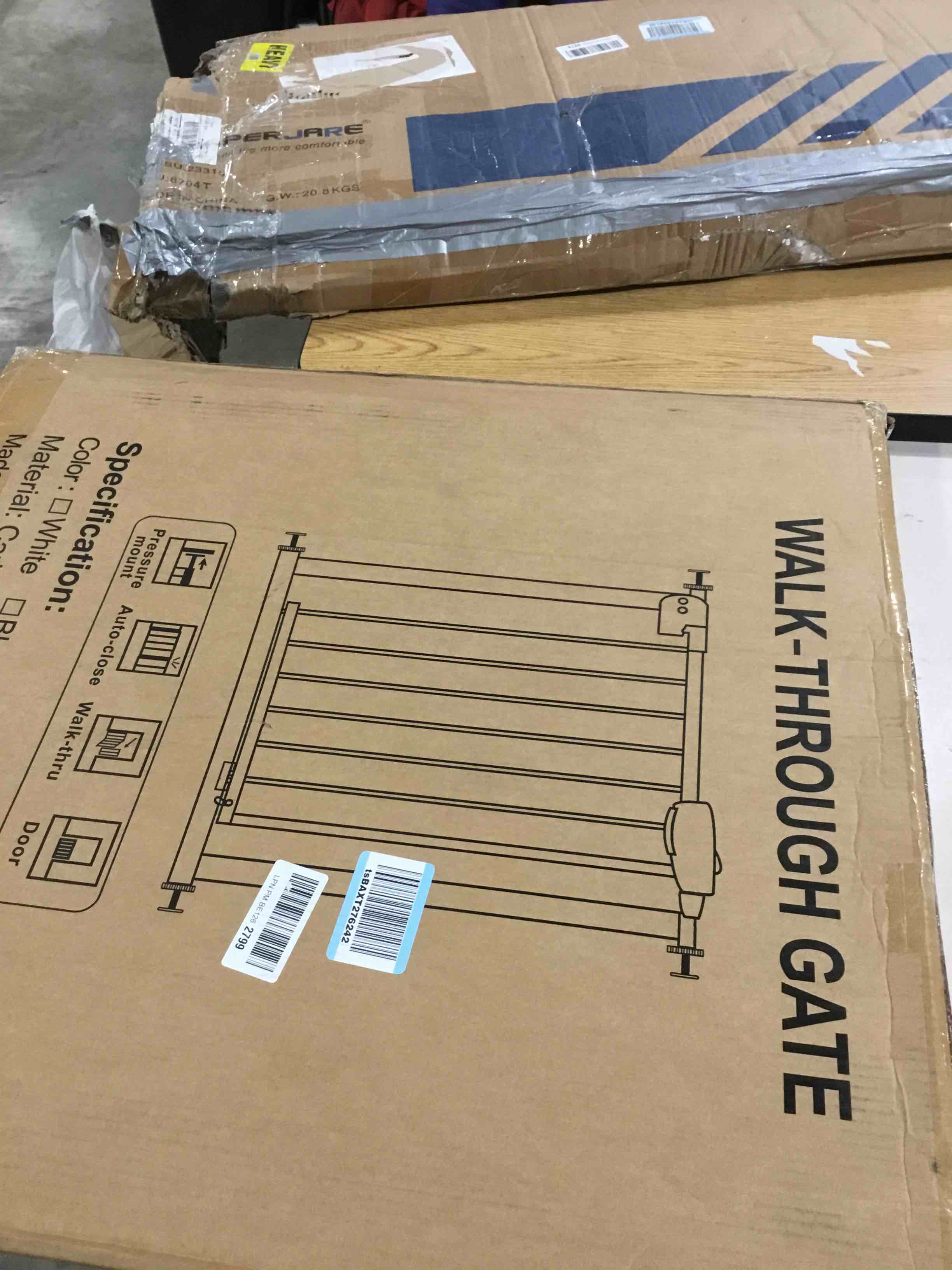 https://s3.amazonaws.com/lotting-images-prod/bidfta/RED6643054_1730297621145.jpeg
