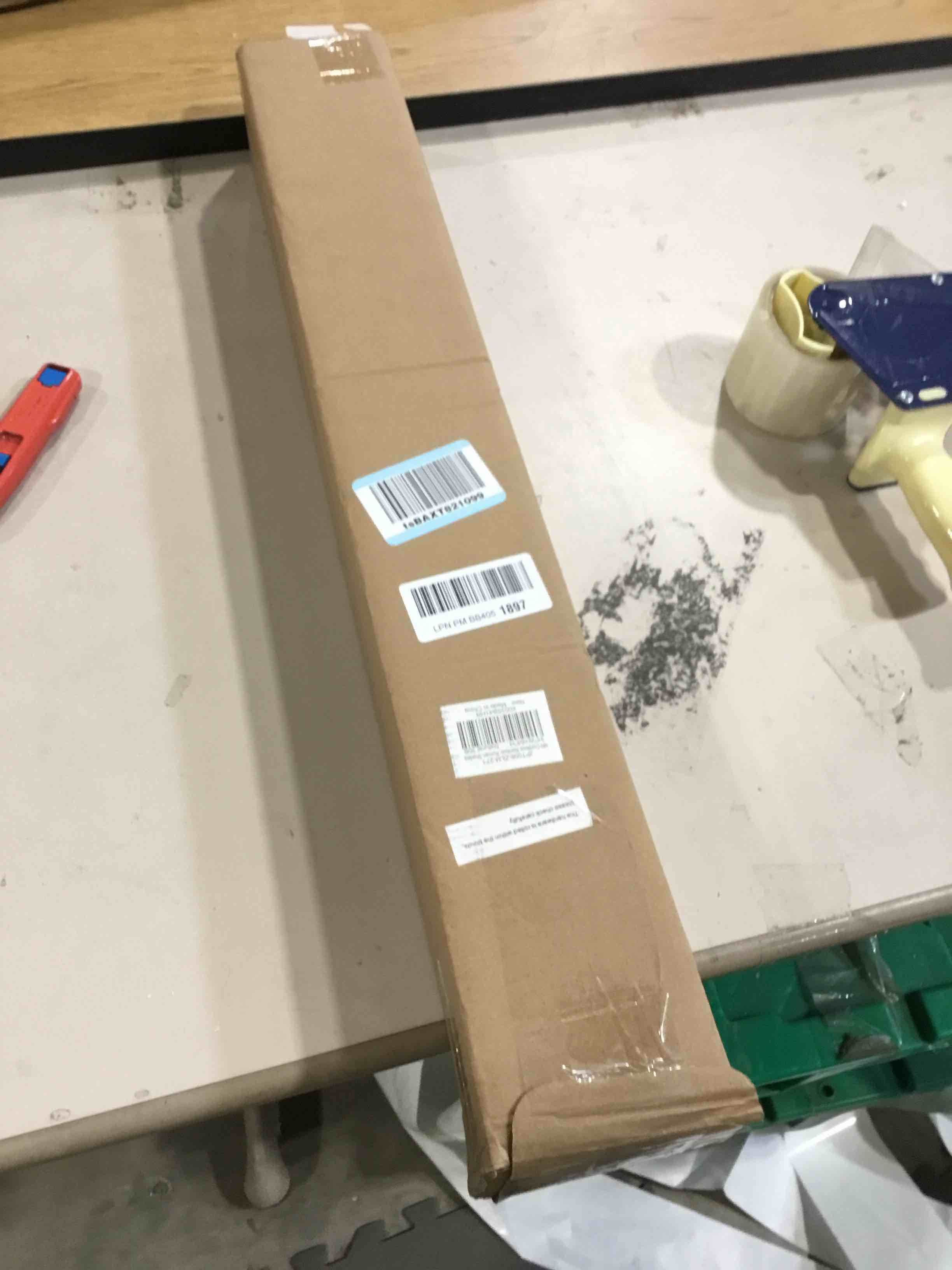 https://s3.amazonaws.com/lotting-images-prod/bidfta/RED6643071_1730302889038.jpeg