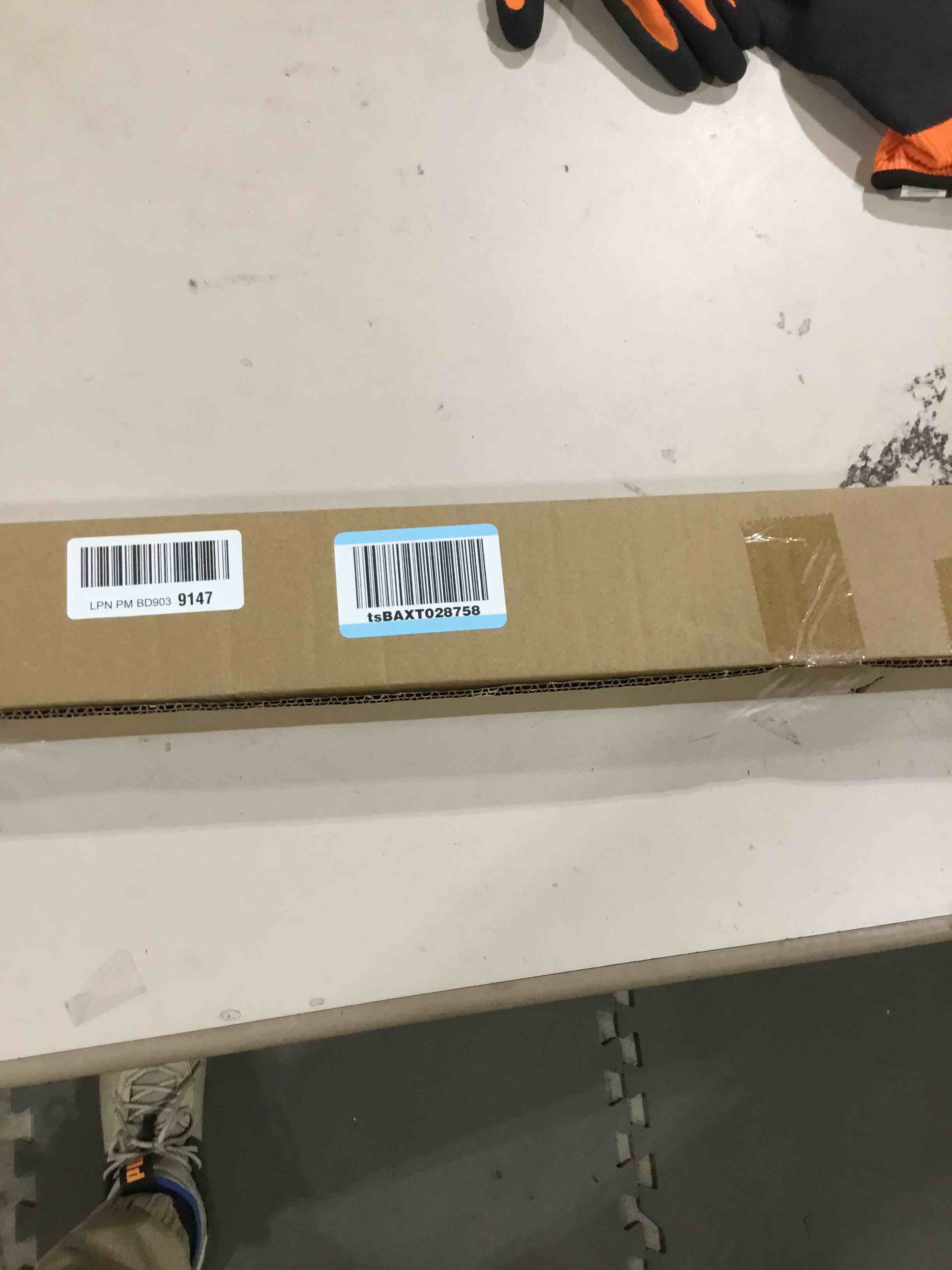 https://s3.amazonaws.com/lotting-images-prod/bidfta/RED6643146_1730403910174.jpeg