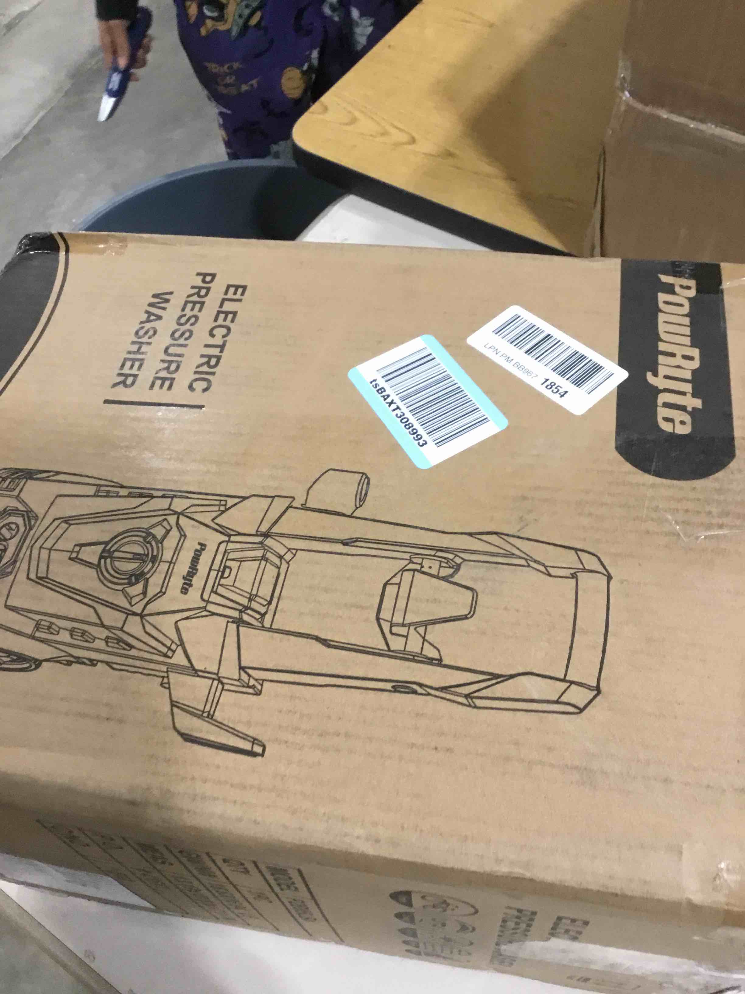 https://s3.amazonaws.com/lotting-images-prod/bidfta/RED6643251_1730731638913.jpeg