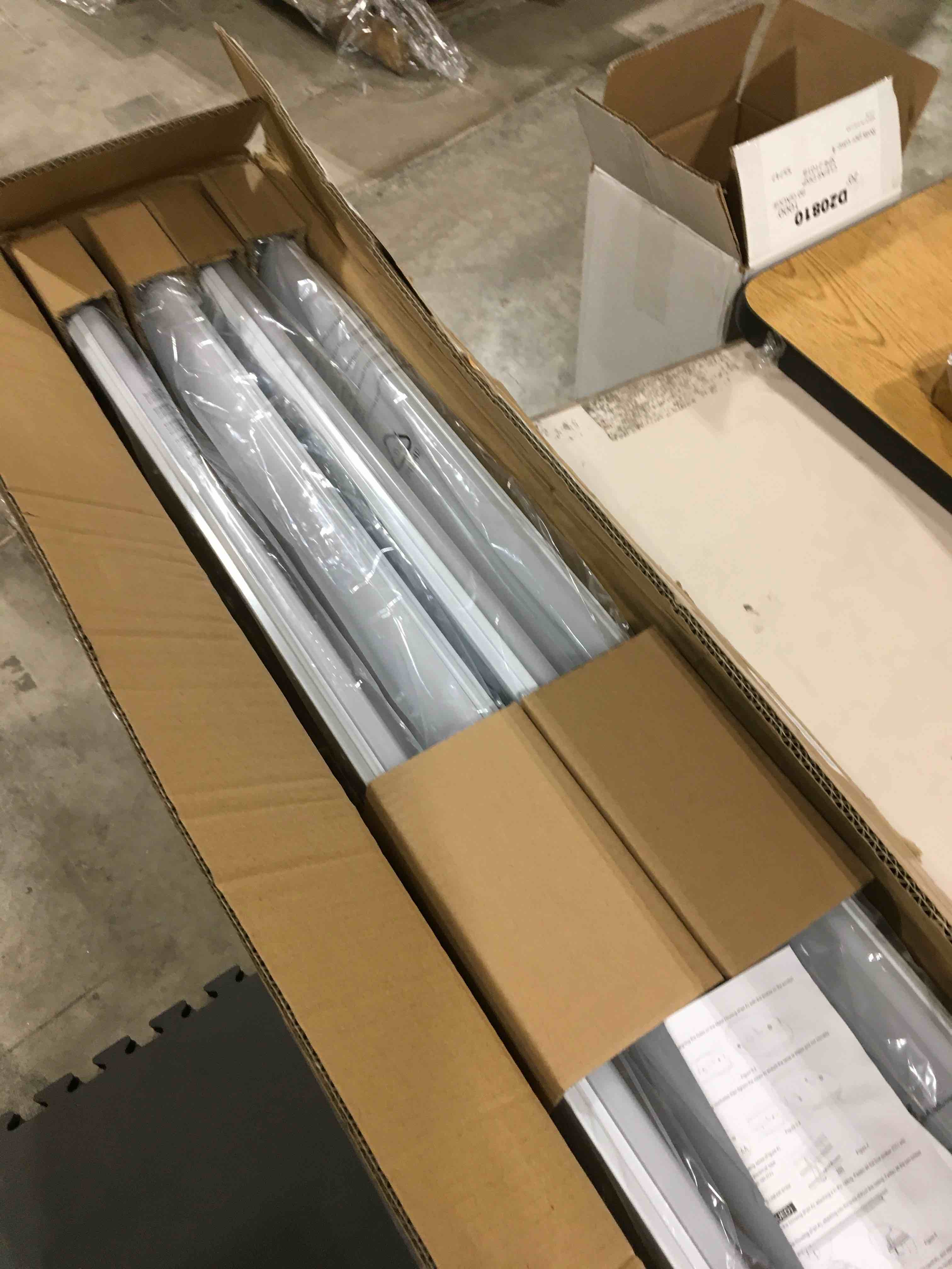 https://s3.amazonaws.com/lotting-images-prod/bidfta/RED6643448_1731328357241.jpeg