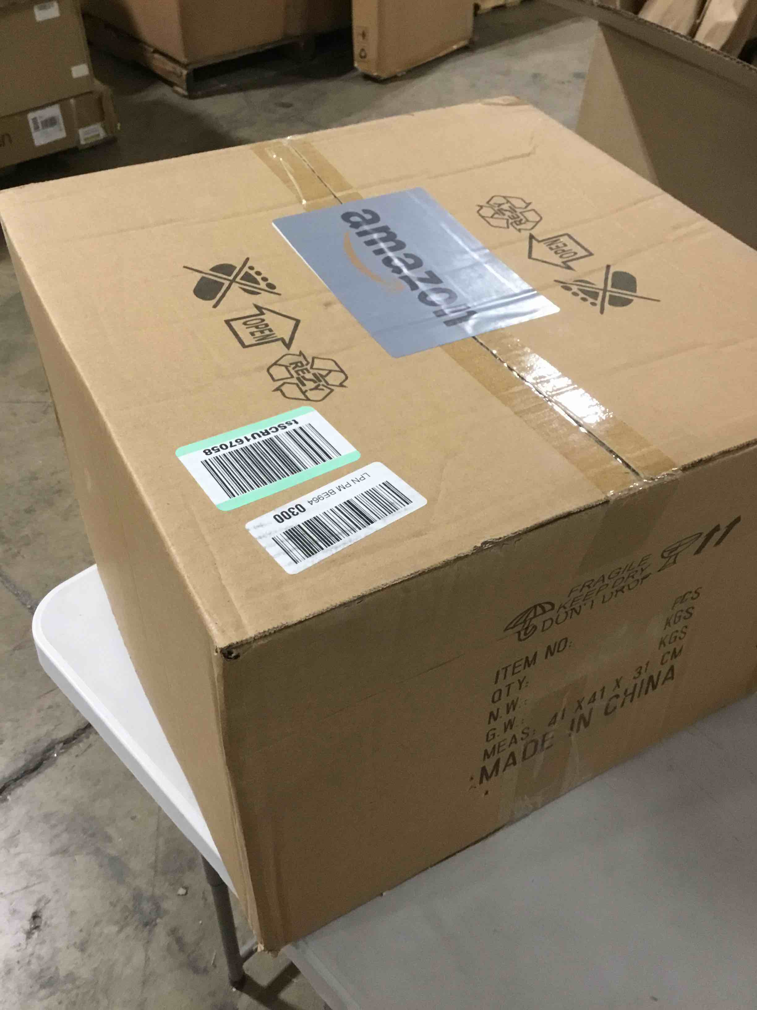https://s3.amazonaws.com/lotting-images-prod/bidfta/RED6644324_1728127012937.jpeg
