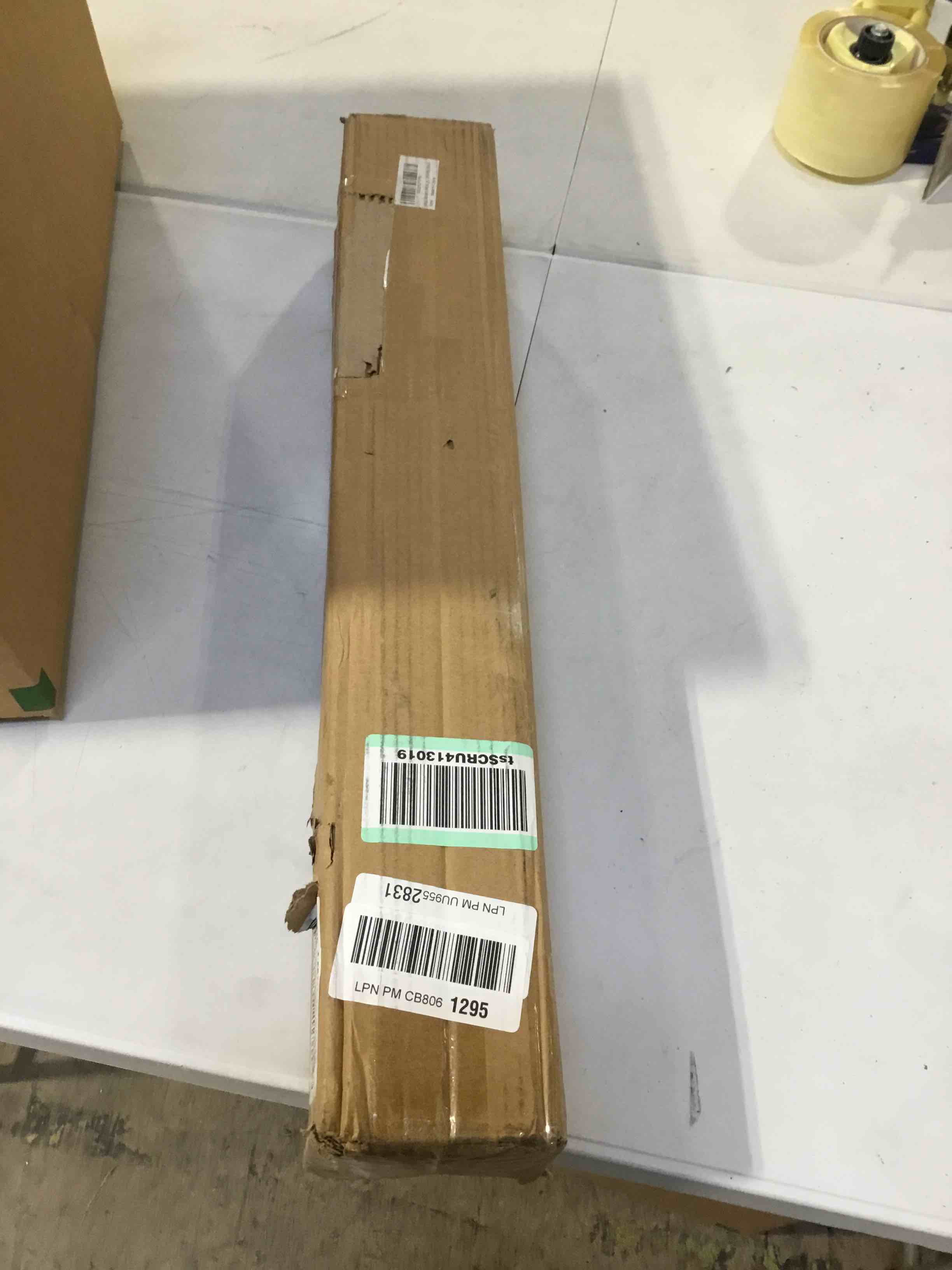 https://s3.amazonaws.com/lotting-images-prod/bidfta/RED6644429_1728305435399.jpeg