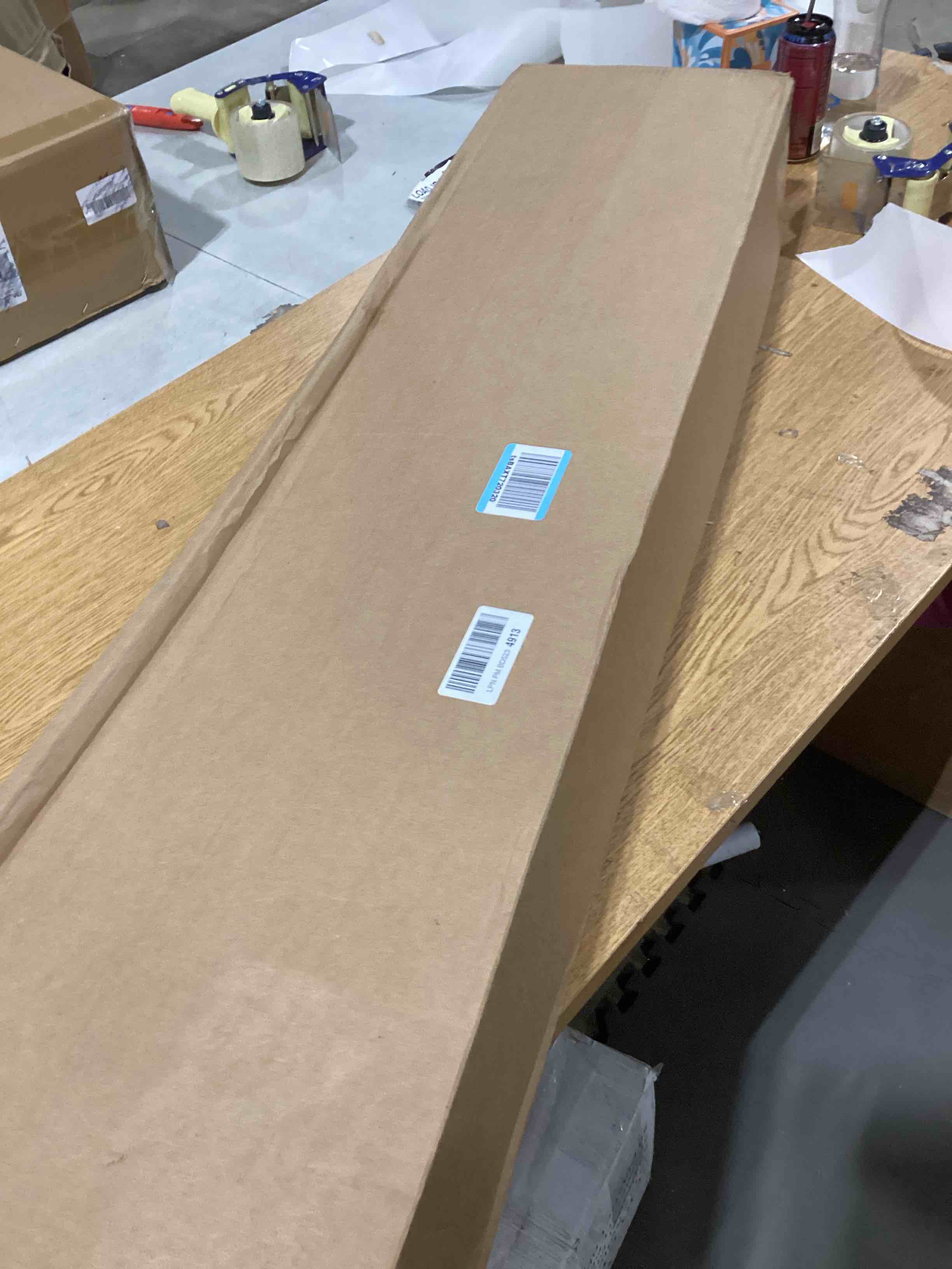 https://s3.amazonaws.com/lotting-images-prod/bidfta/RED6644486_1728994860192.jpeg