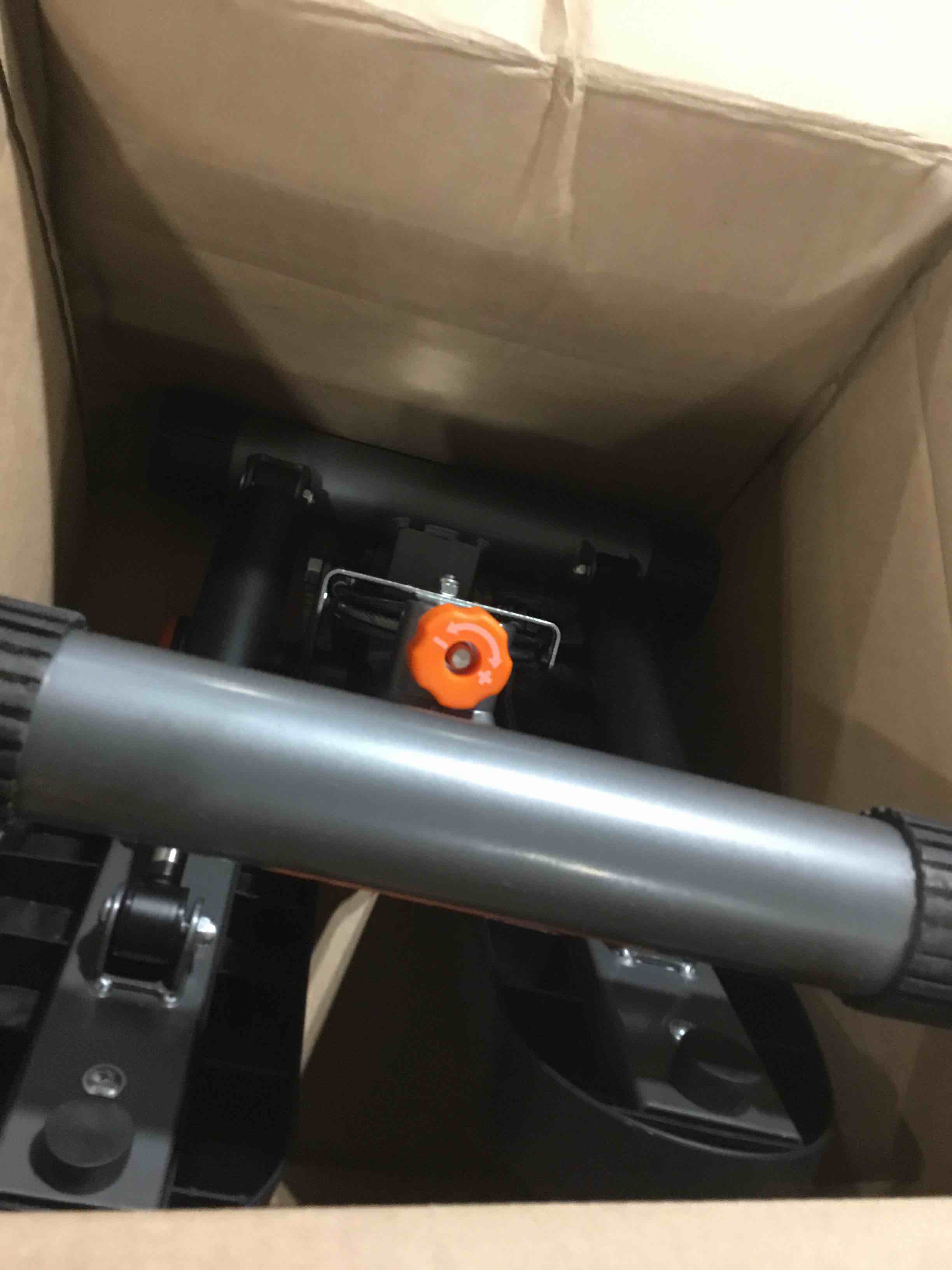 https://s3.amazonaws.com/lotting-images-prod/bidfta/RED6644580_1729085156292.jpeg