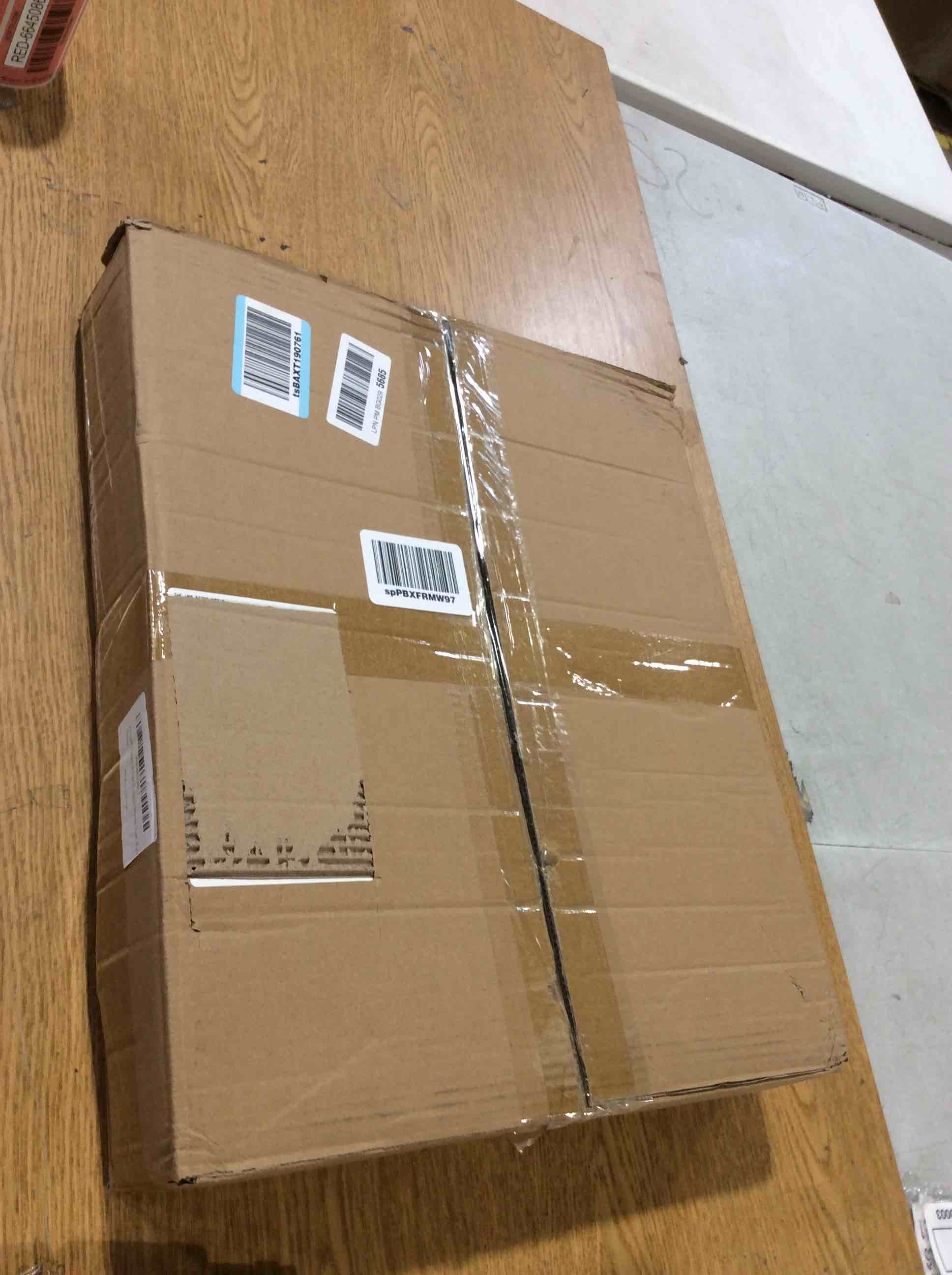 https://s3.amazonaws.com/lotting-images-prod/bidfta/RED6645080_1729525746346.jpeg
