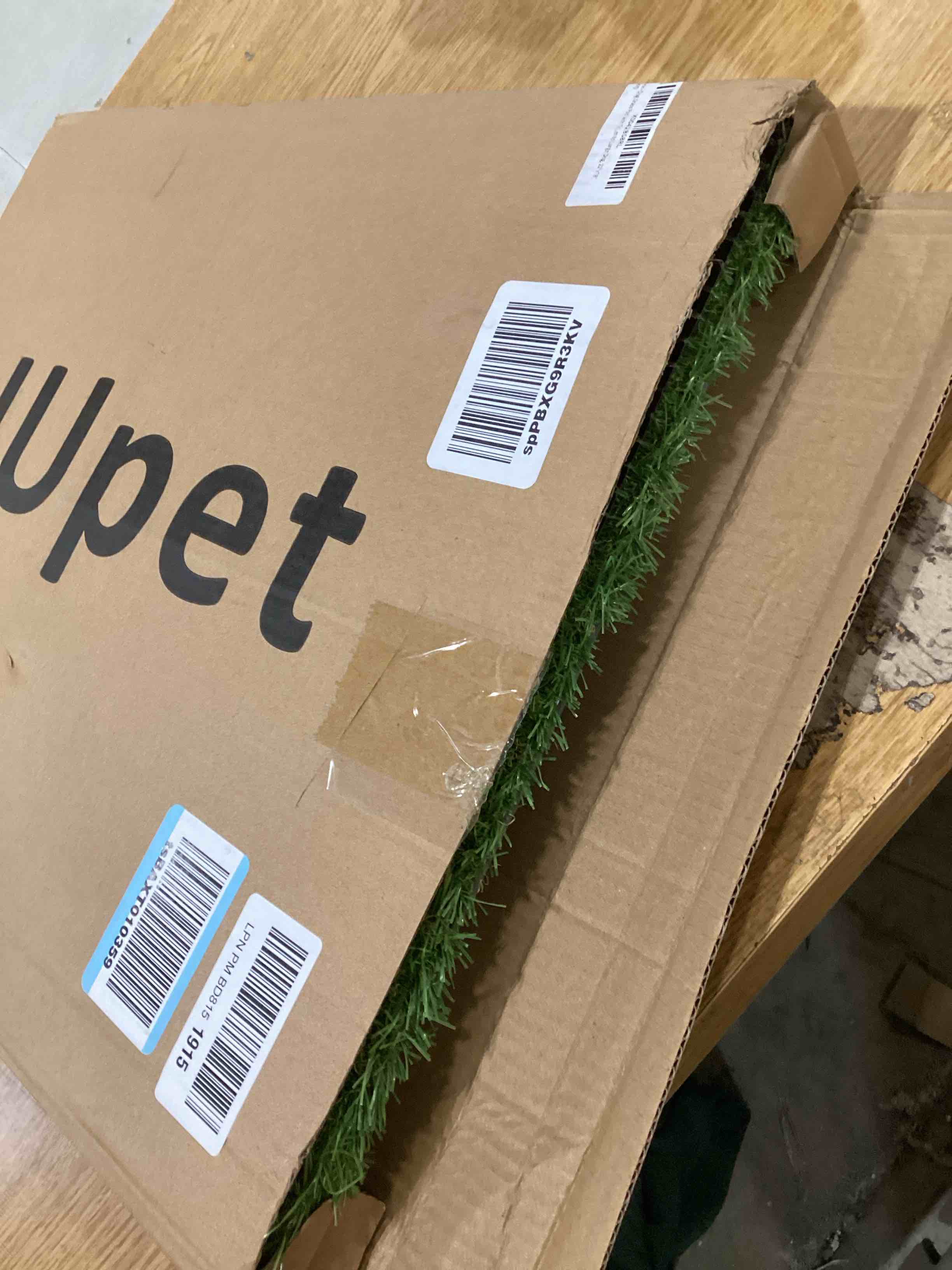 https://s3.amazonaws.com/lotting-images-prod/bidfta/RED6645221_1729604792918.jpeg