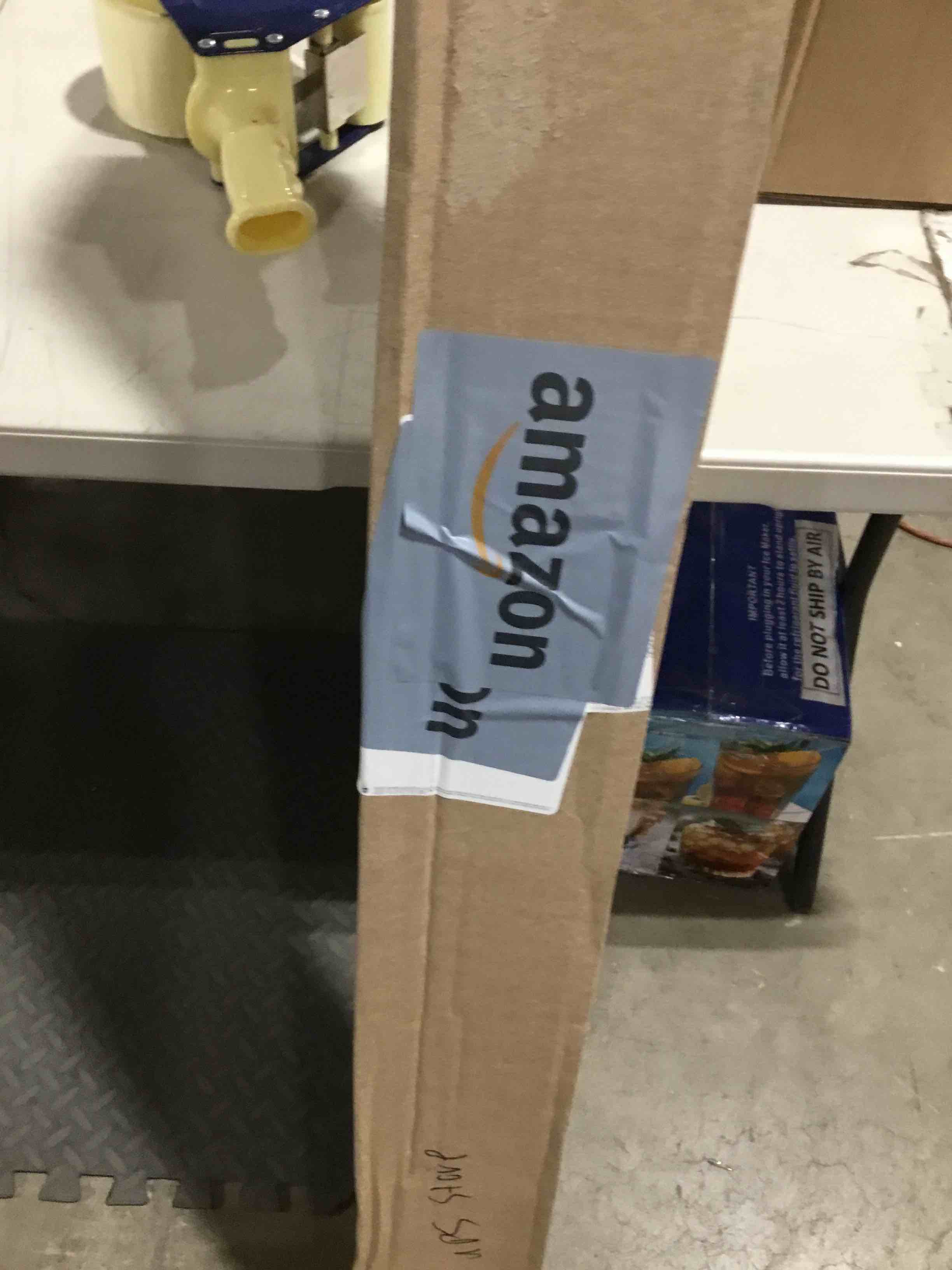 https://s3.amazonaws.com/lotting-images-prod/bidfta/RED6646209_1728904841638.jpeg