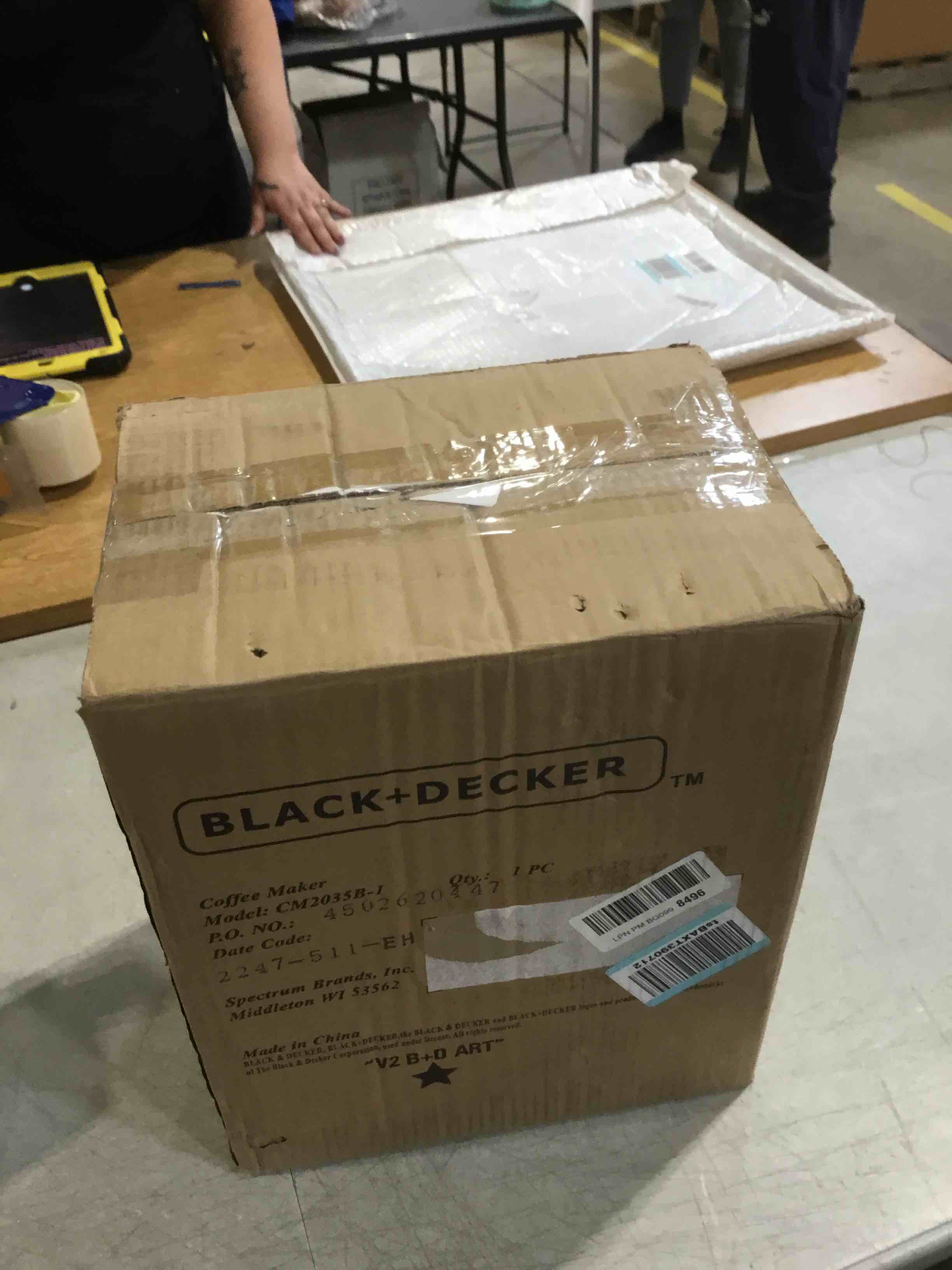https://s3.amazonaws.com/lotting-images-prod/bidfta/RED6647281_1728579361160.jpeg