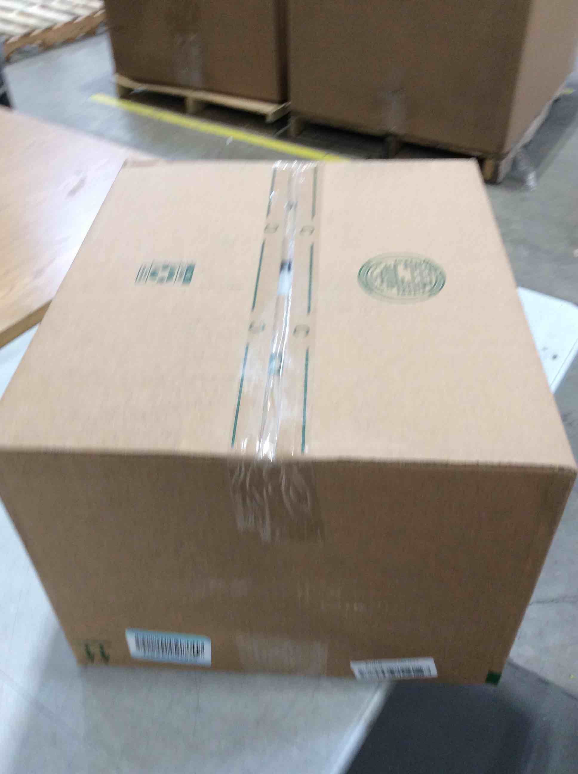 https://s3.amazonaws.com/lotting-images-prod/bidfta/RED6647285_1728580202192.jpeg