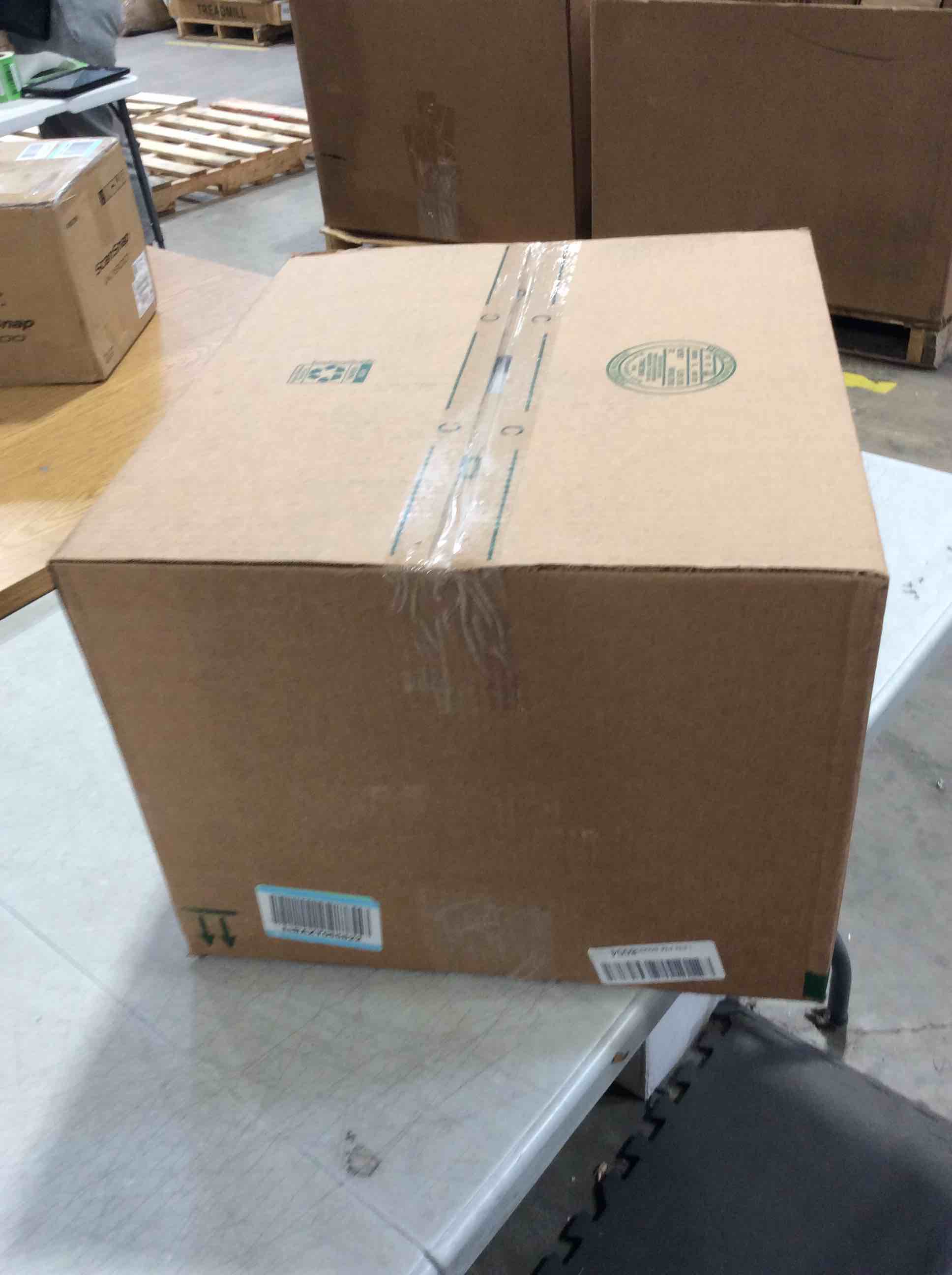 https://s3.amazonaws.com/lotting-images-prod/bidfta/RED6647285_1728580203582.jpeg