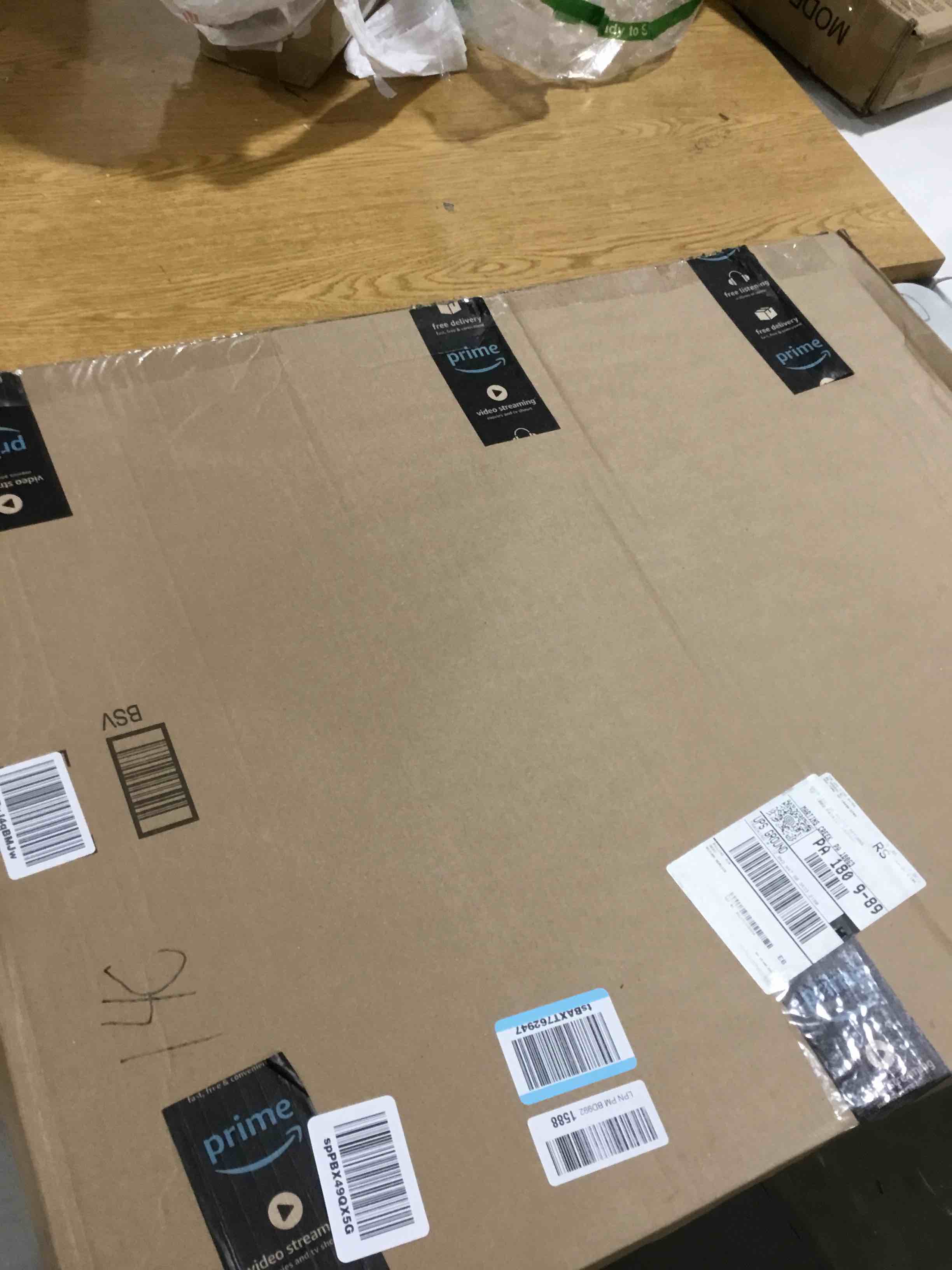 https://s3.amazonaws.com/lotting-images-prod/bidfta/RED6647662_1728994294390.jpeg