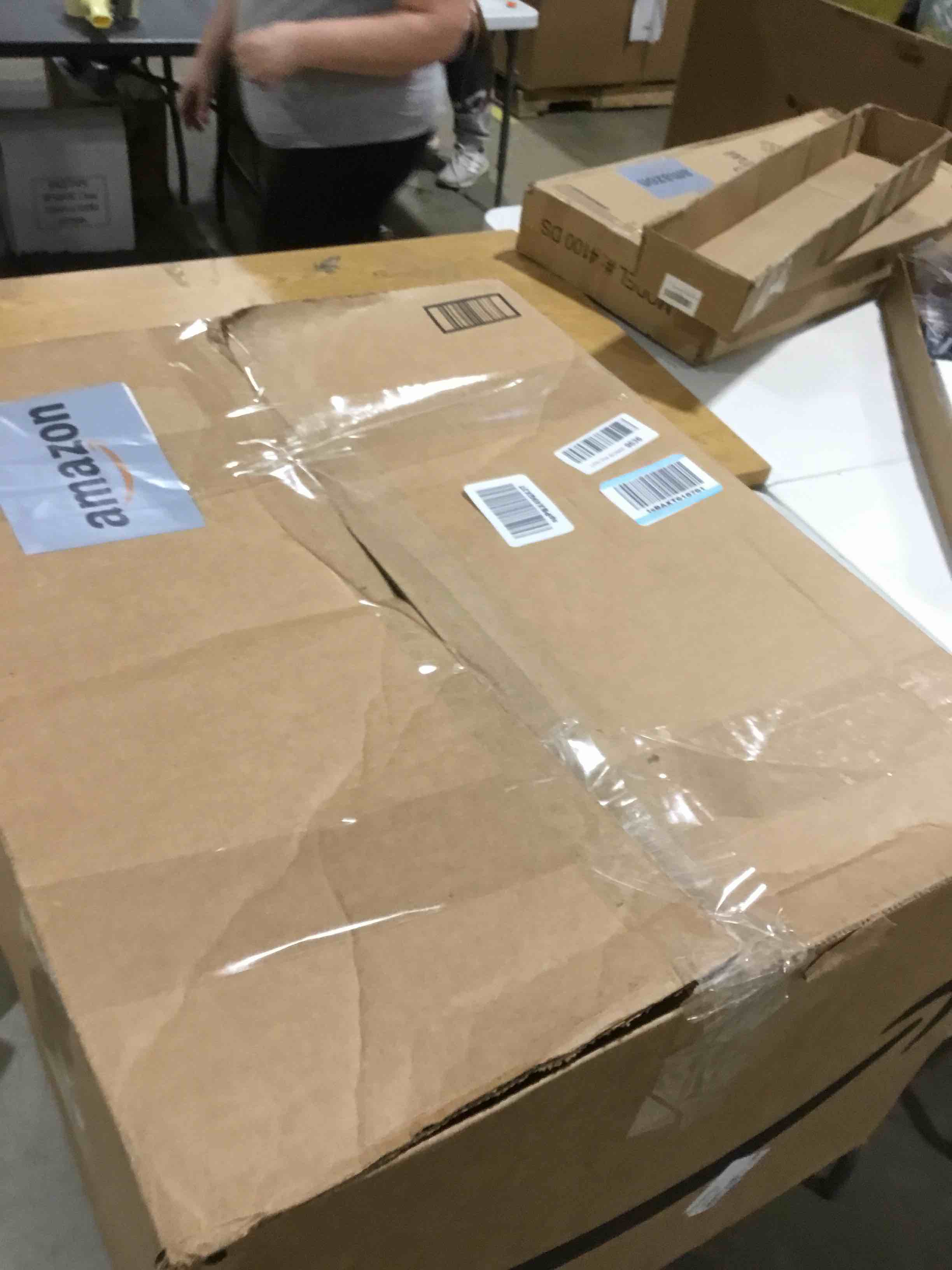 https://s3.amazonaws.com/lotting-images-prod/bidfta/RED6647663_1728994591214.jpeg