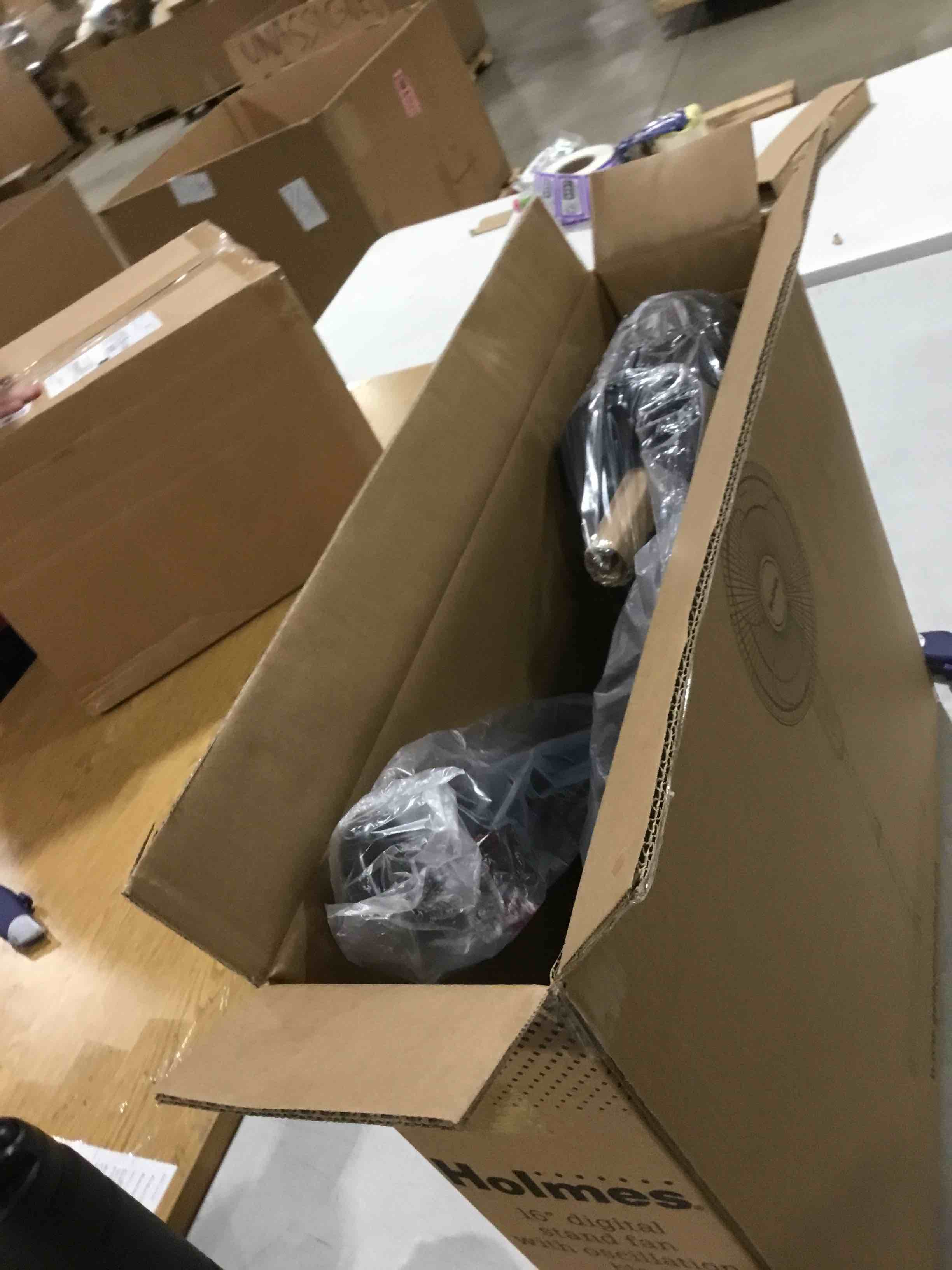https://s3.amazonaws.com/lotting-images-prod/bidfta/RED6647947_1729163586601.jpeg