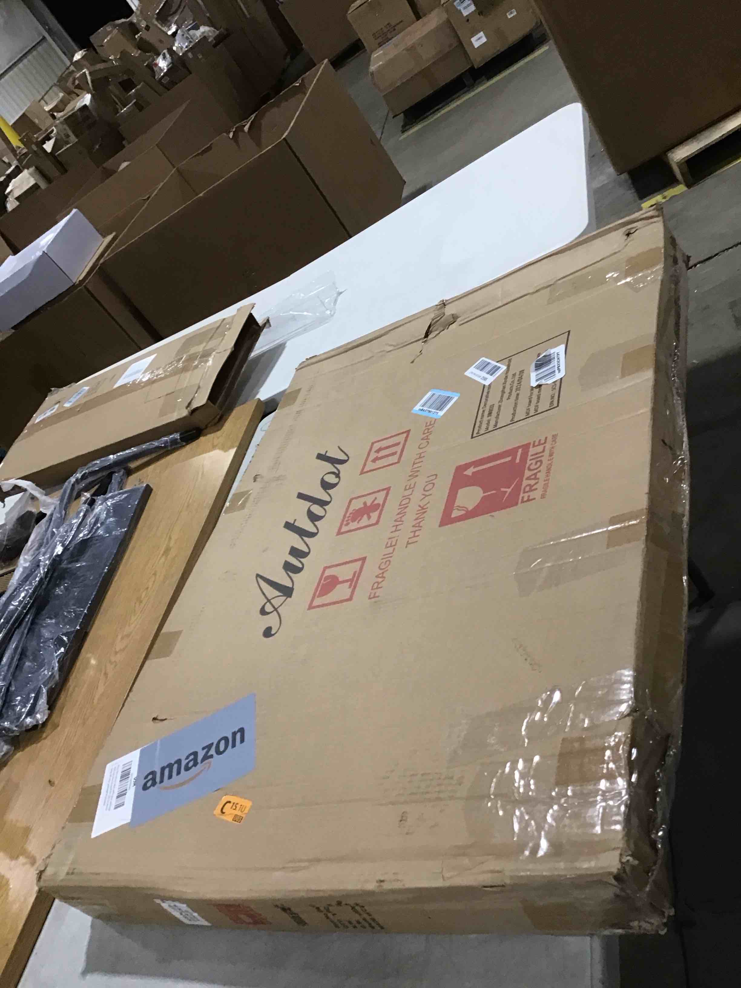 https://s3.amazonaws.com/lotting-images-prod/bidfta/RED6648113_1729249639906.jpeg
