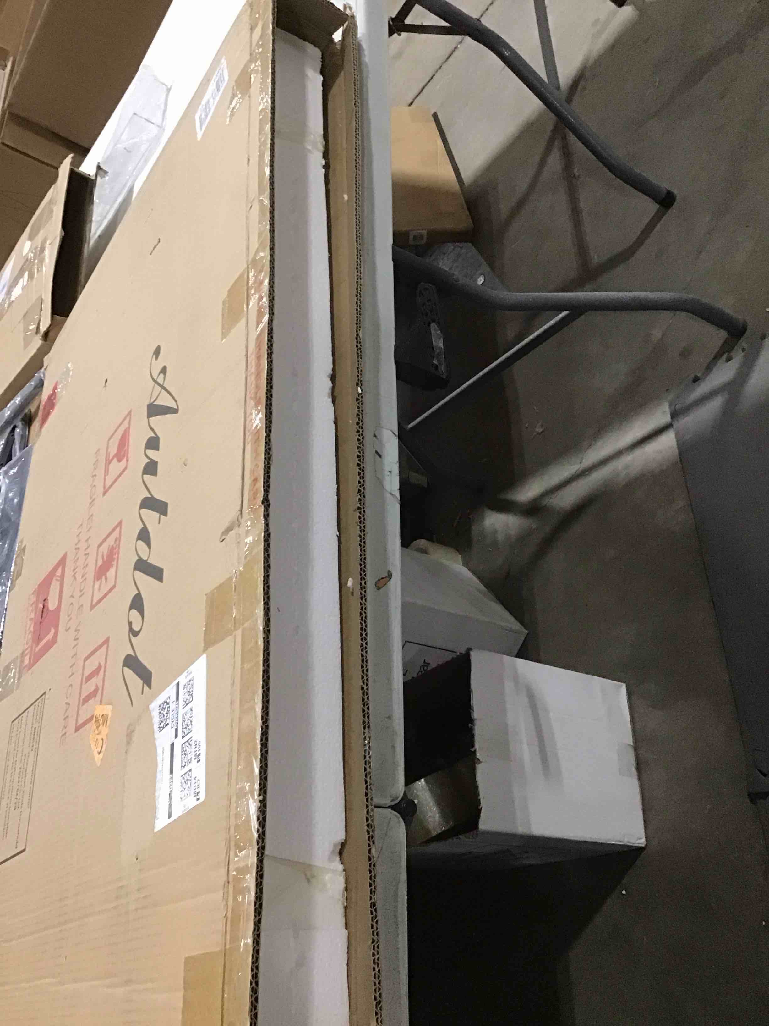 https://s3.amazonaws.com/lotting-images-prod/bidfta/RED6648113_1729249700940.jpeg