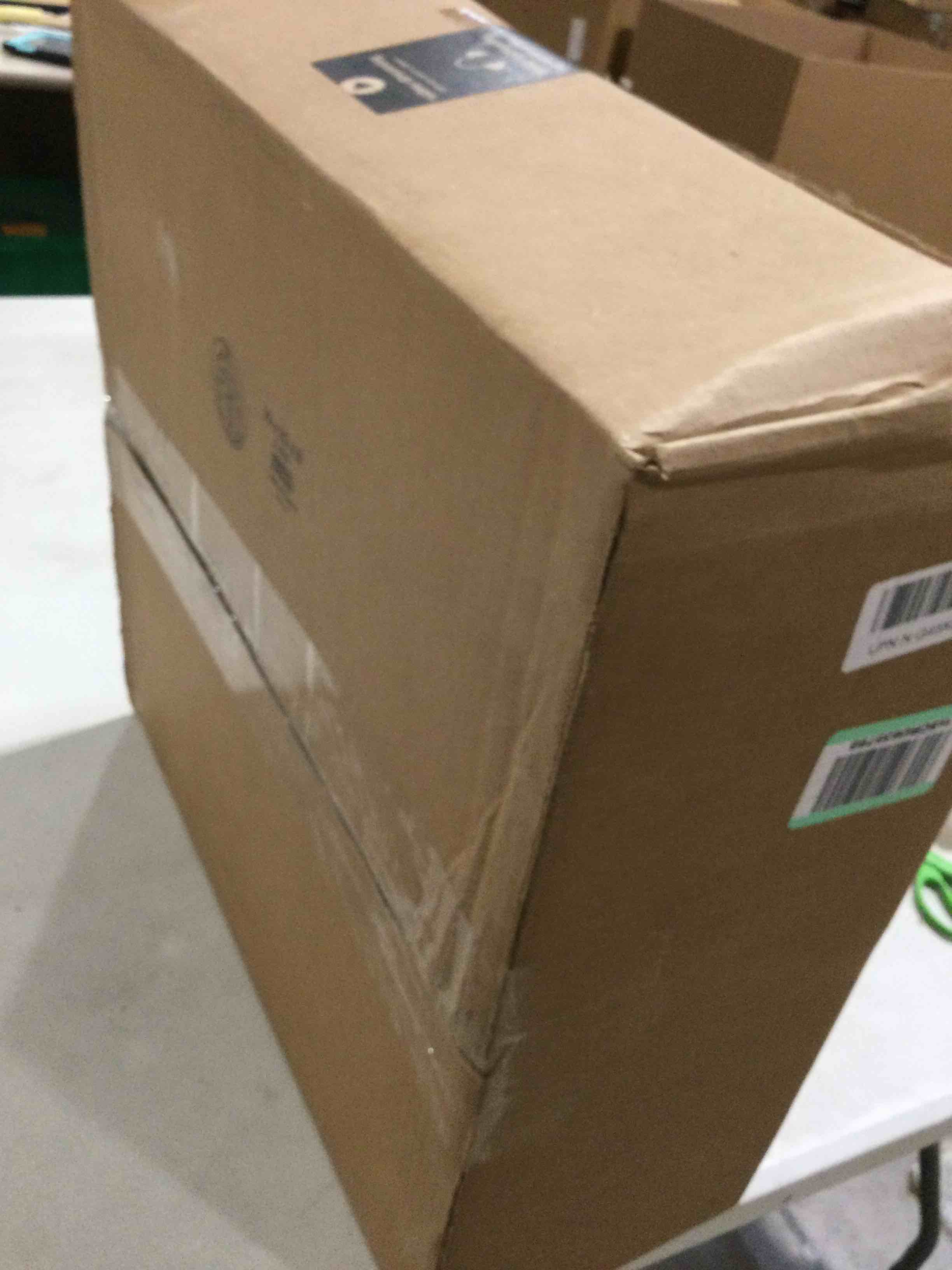 https://s3.amazonaws.com/lotting-images-prod/bidfta/RED6648720_1727720045688.jpeg