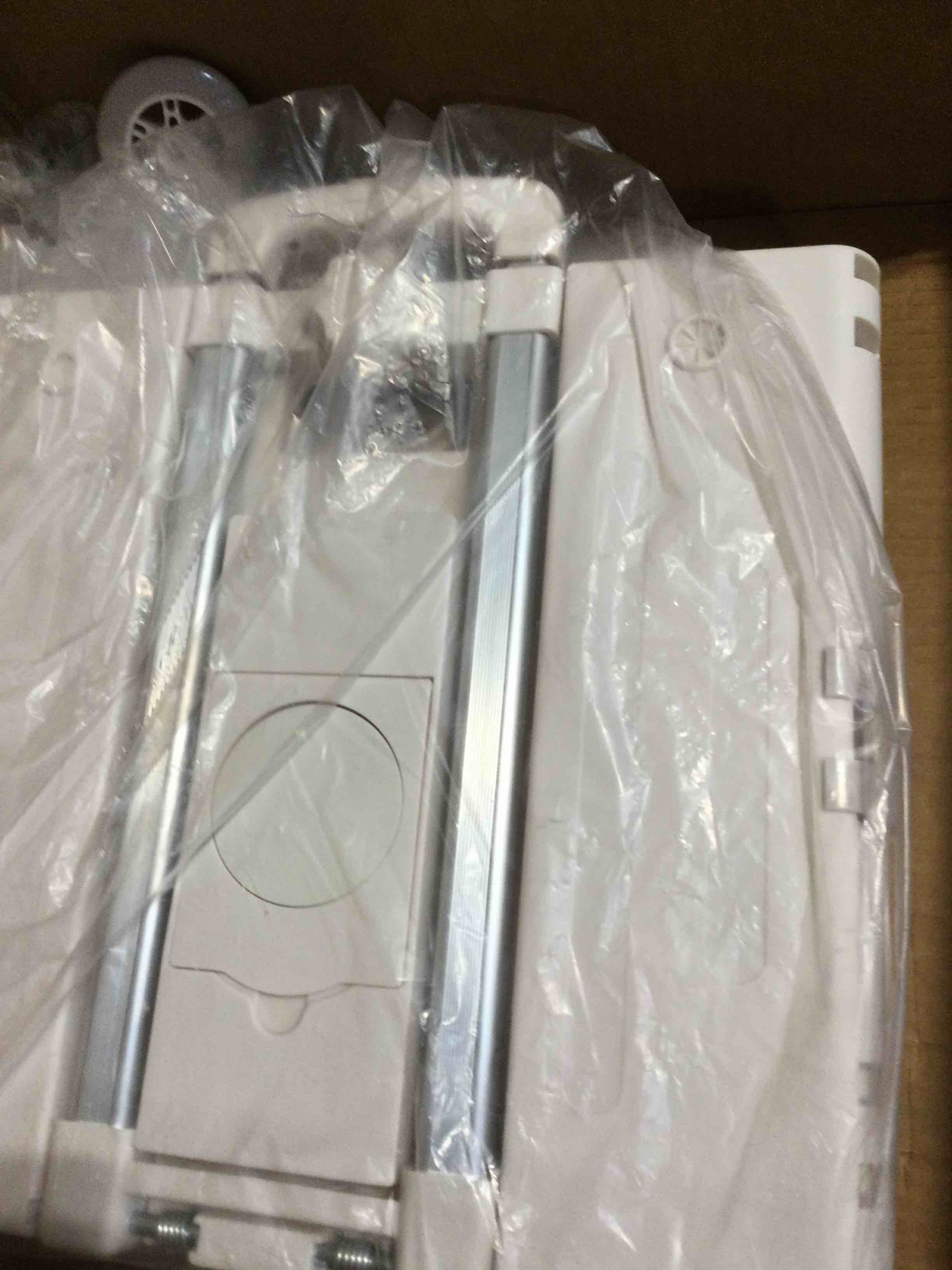 https://s3.amazonaws.com/lotting-images-prod/bidfta/RED6648720_1727720074286.jpeg