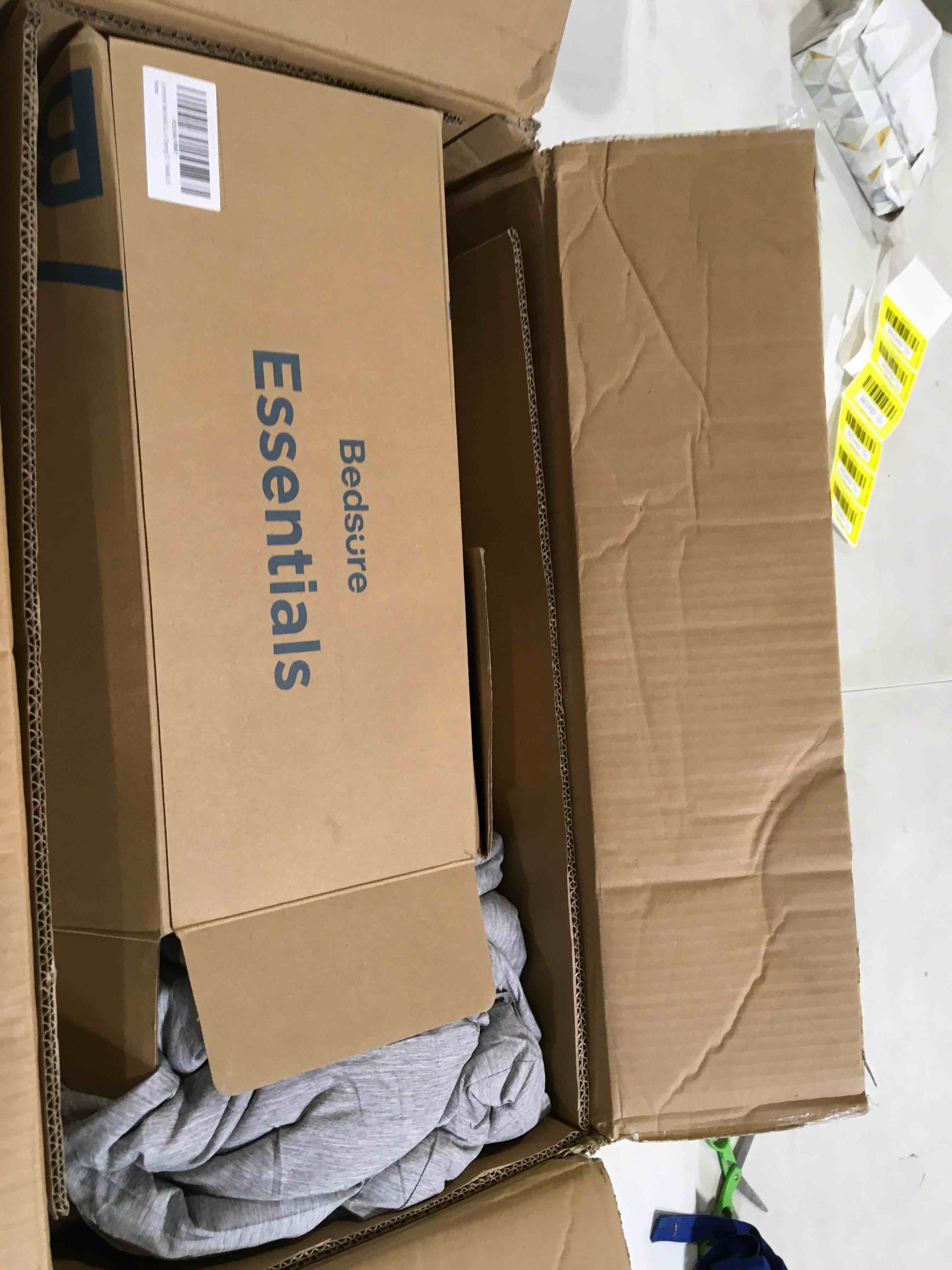 https://s3.amazonaws.com/lotting-images-prod/bidfta/RED6648852_1727800756714.jpeg