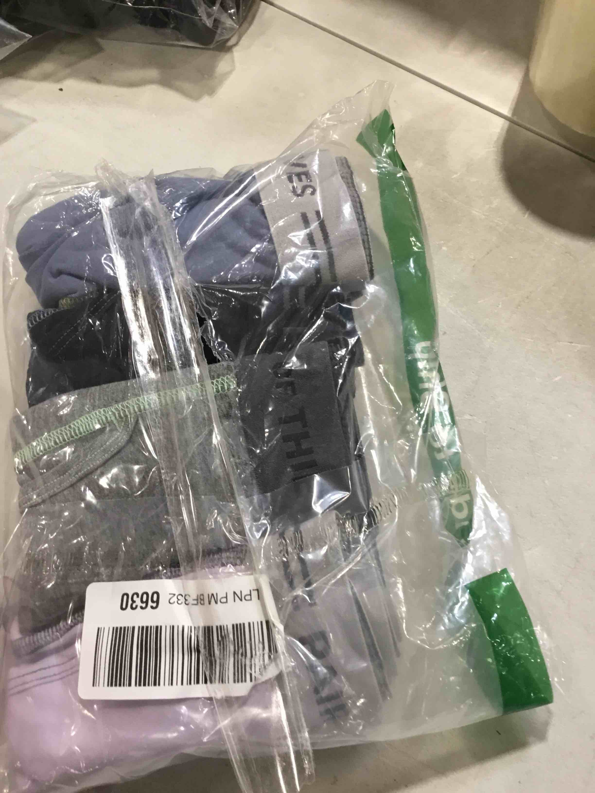 https://s3.amazonaws.com/lotting-images-prod/bidfta/RED6649509_1728137199643.jpeg