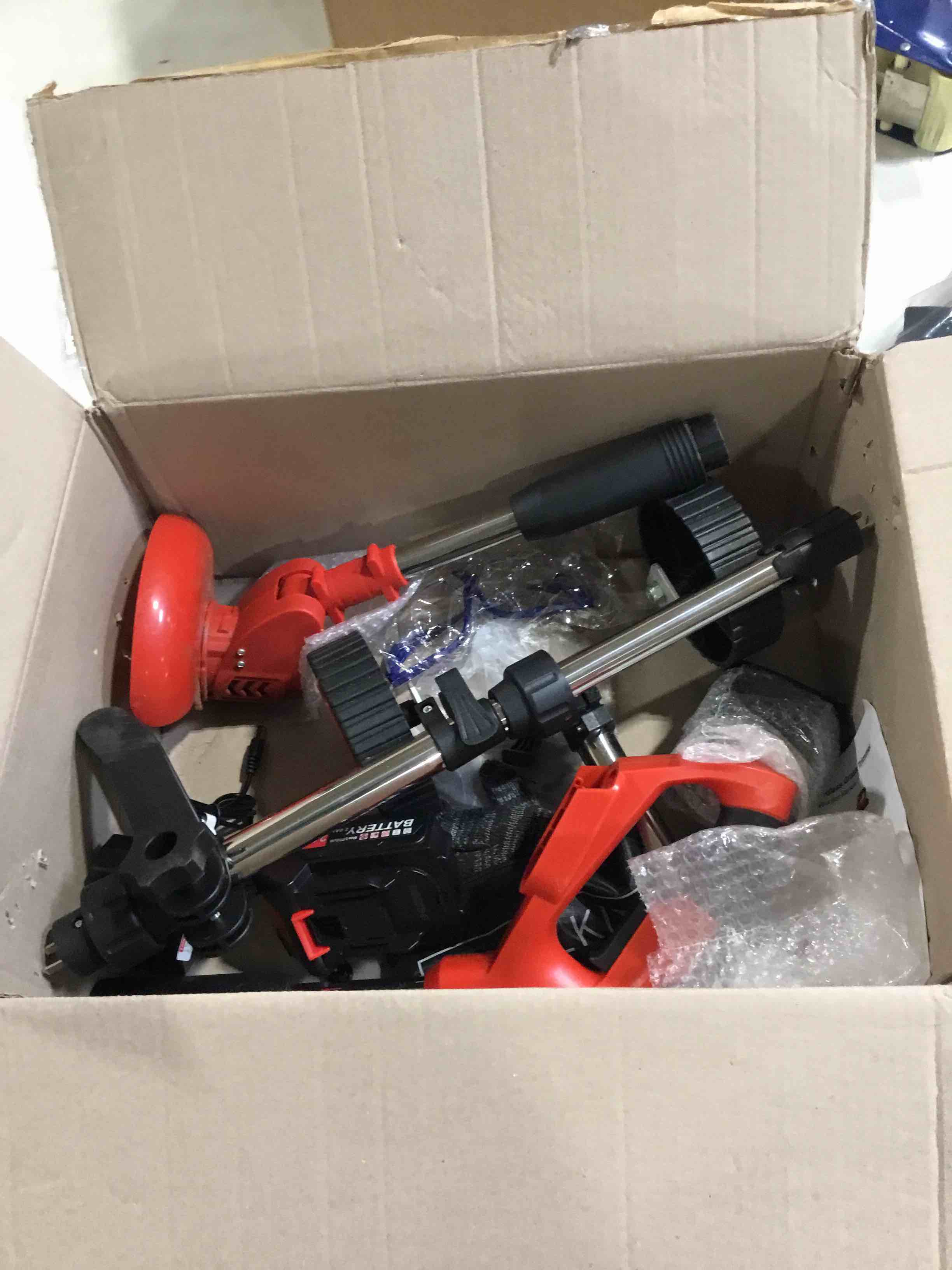 https://s3.amazonaws.com/lotting-images-prod/bidfta/RED6649519_1728138919613.jpeg