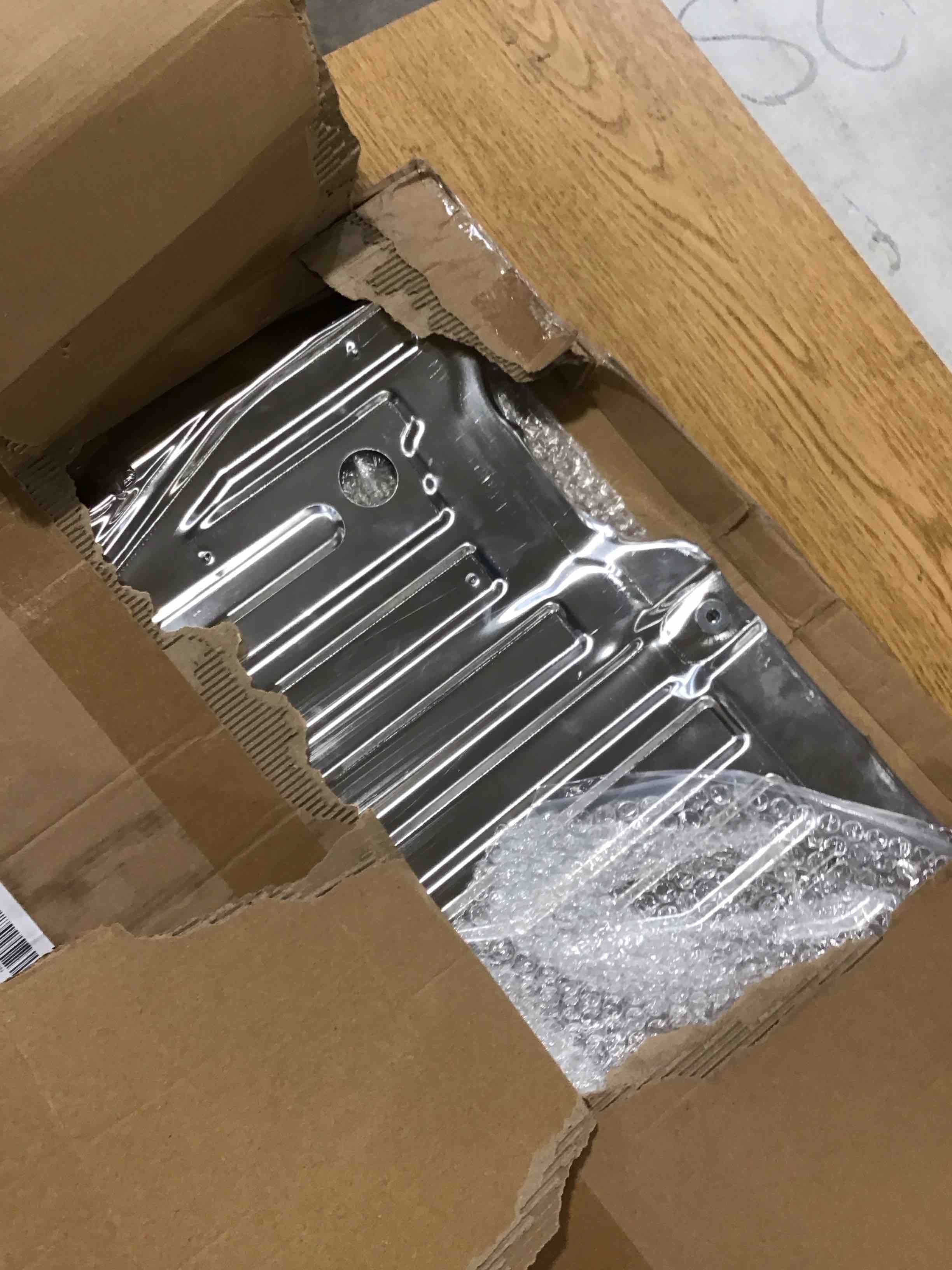 https://s3.amazonaws.com/lotting-images-prod/bidfta/RED6649617_1728414785818.jpeg