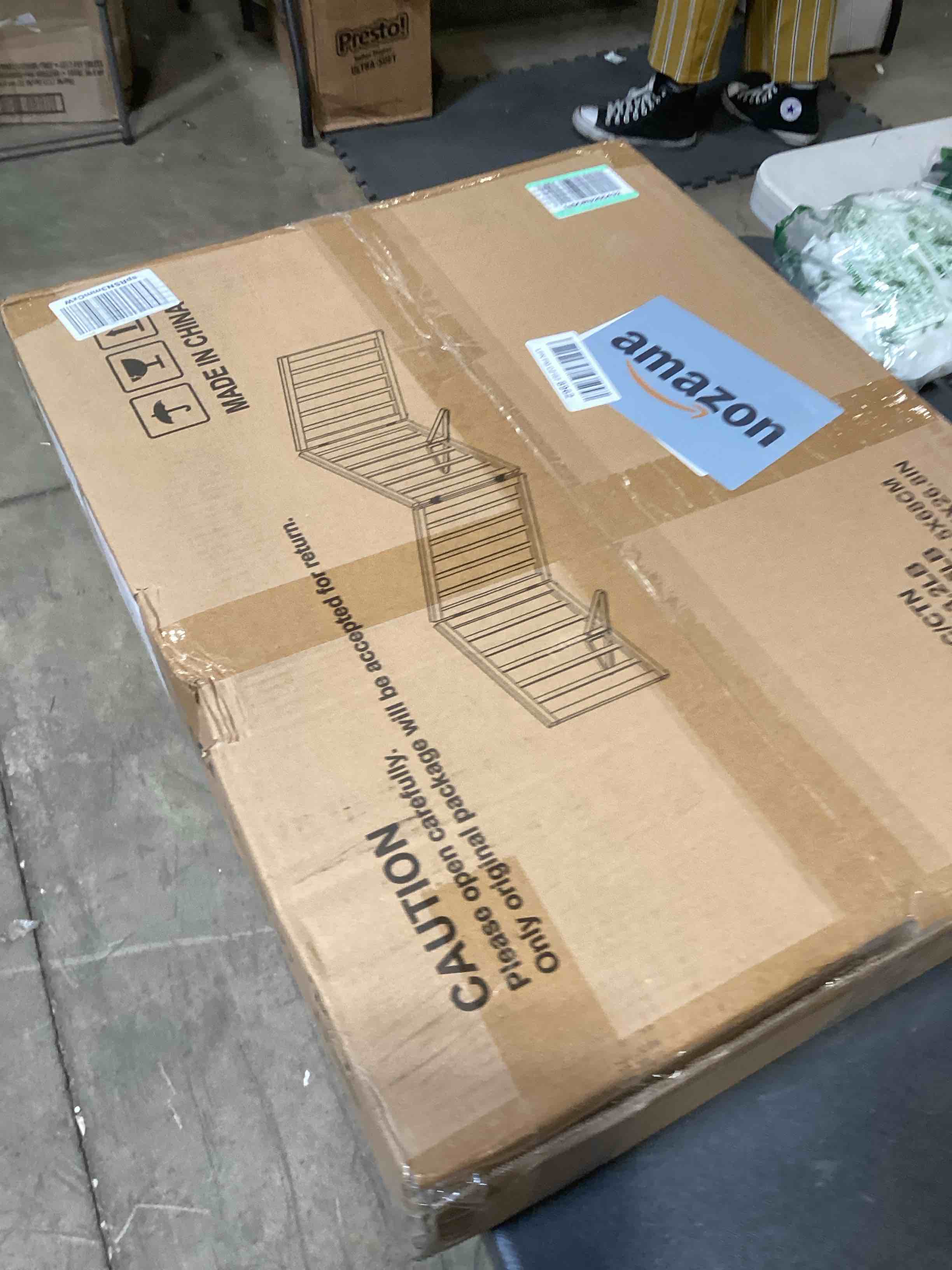 https://s3.amazonaws.com/lotting-images-prod/bidfta/RED6650536_1728922756629.jpeg