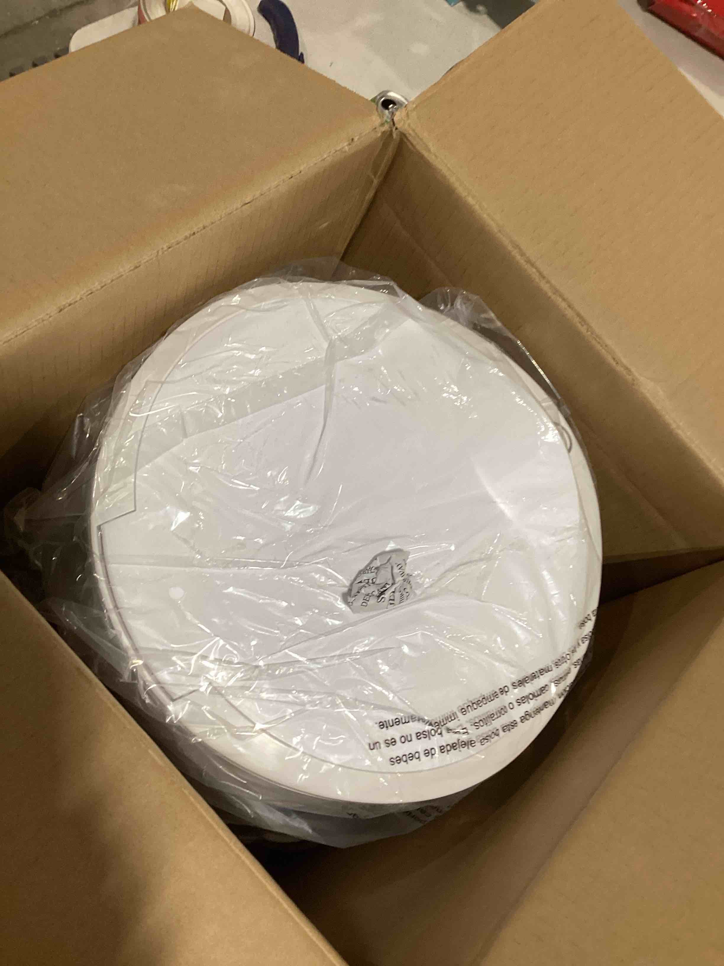 https://s3.amazonaws.com/lotting-images-prod/bidfta/RED6650621_1728996681032.jpeg