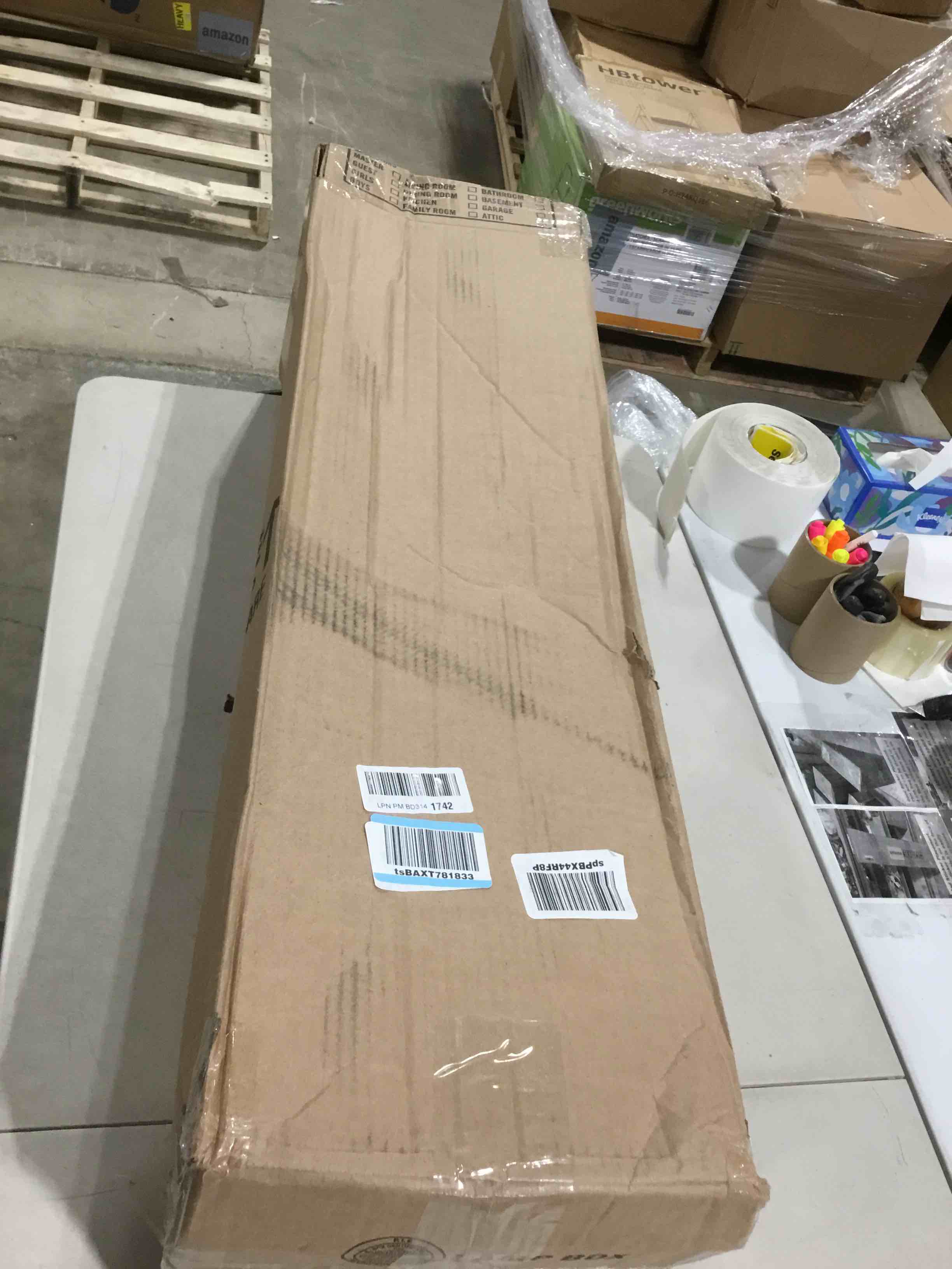 https://s3.amazonaws.com/lotting-images-prod/bidfta/RED6651594_1728993903122.jpeg