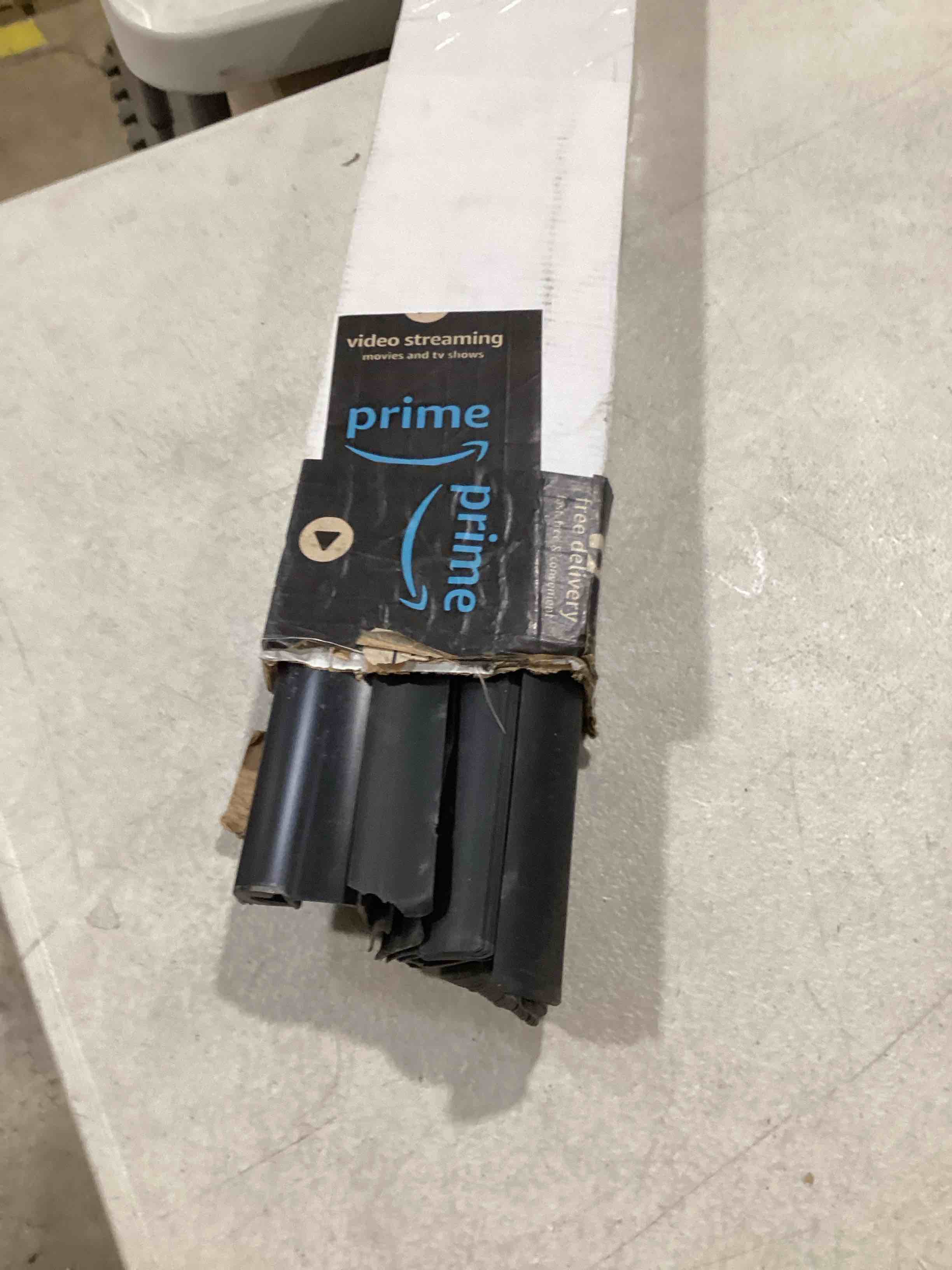 https://s3.amazonaws.com/lotting-images-prod/bidfta/RED6652601_1729688950186.jpeg