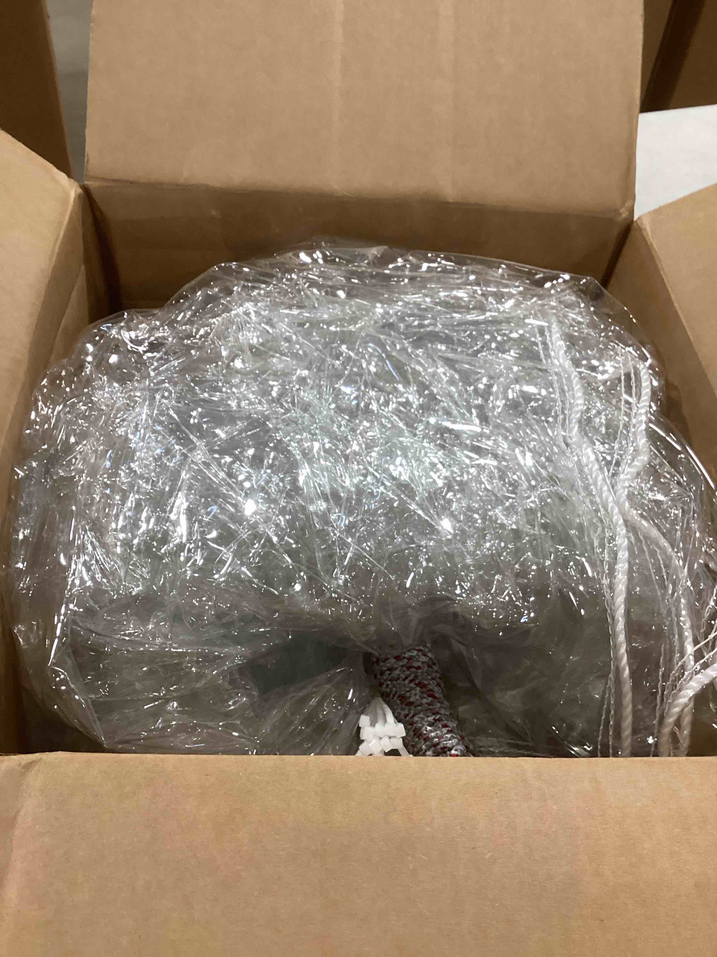 https://s3.amazonaws.com/lotting-images-prod/bidfta/RED6652912_1730117999581.jpeg