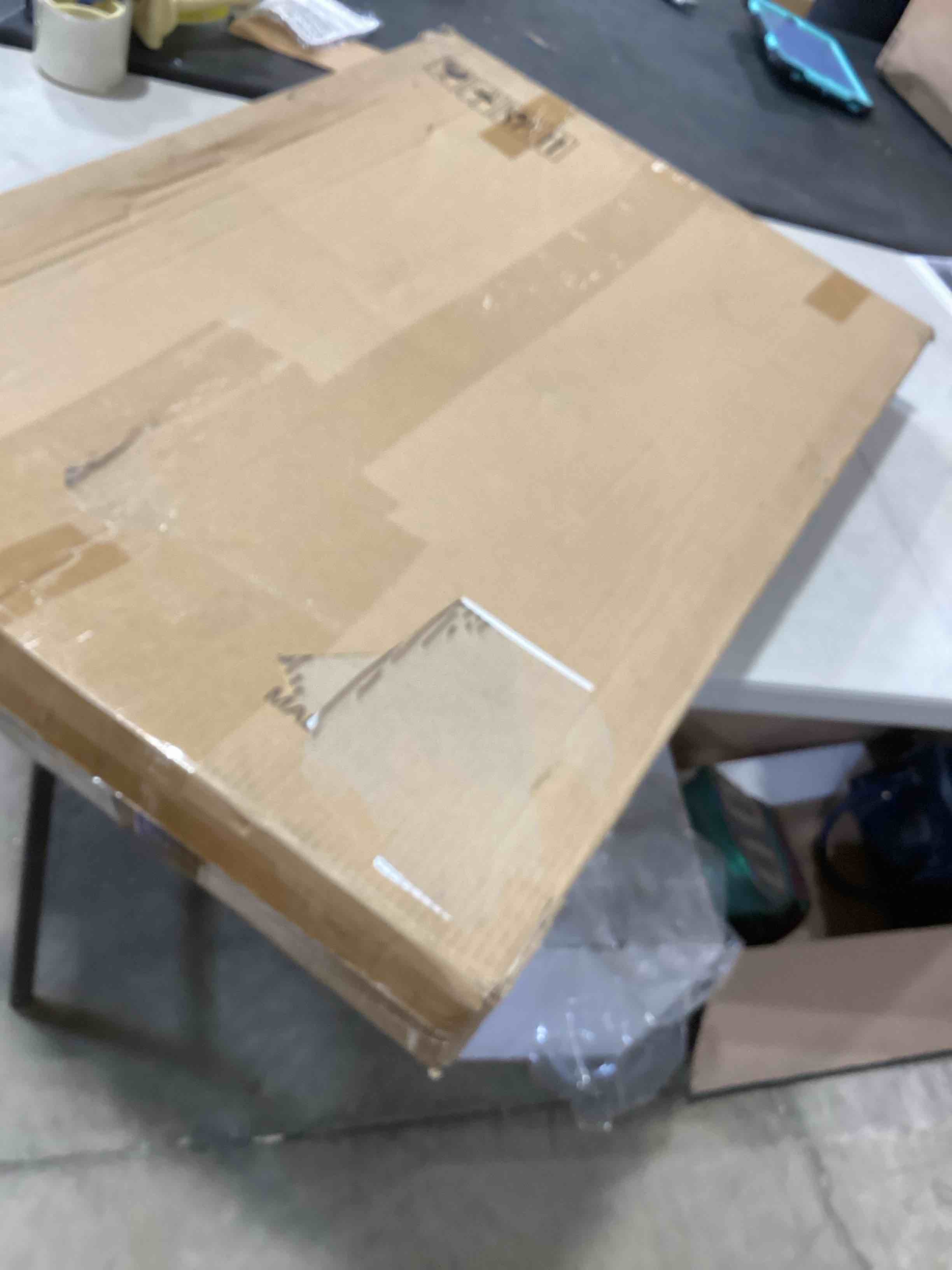 https://s3.amazonaws.com/lotting-images-prod/bidfta/RED6653326_1728582759466.jpeg