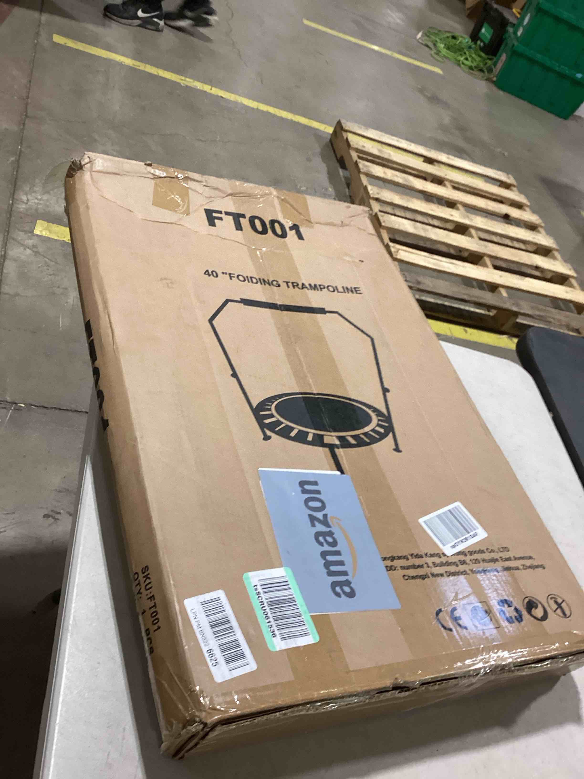 https://s3.amazonaws.com/lotting-images-prod/bidfta/RED6653666_1728916548320.jpeg