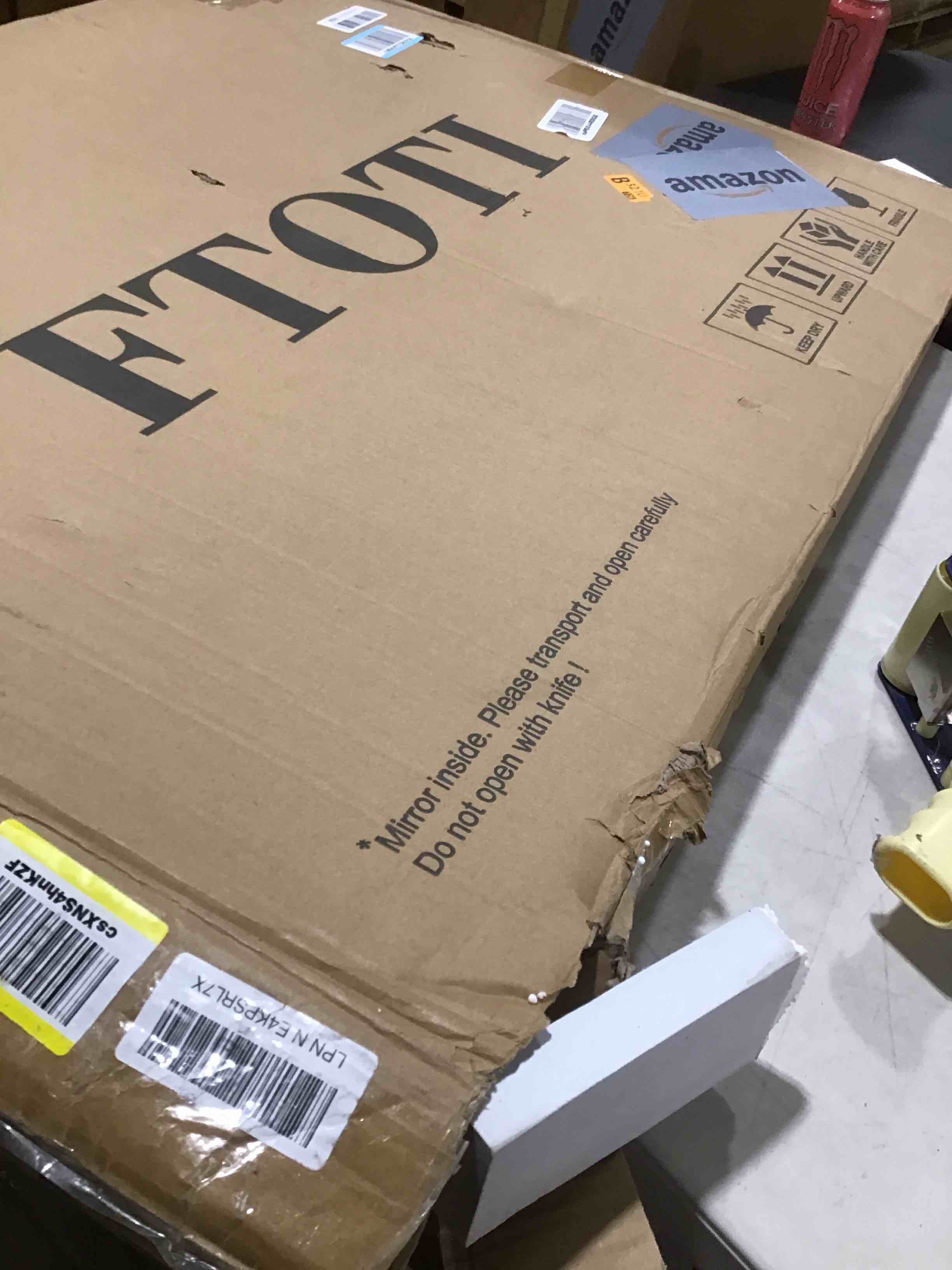 https://s3.amazonaws.com/lotting-images-prod/bidfta/RED6653812_1728994230872.jpeg
