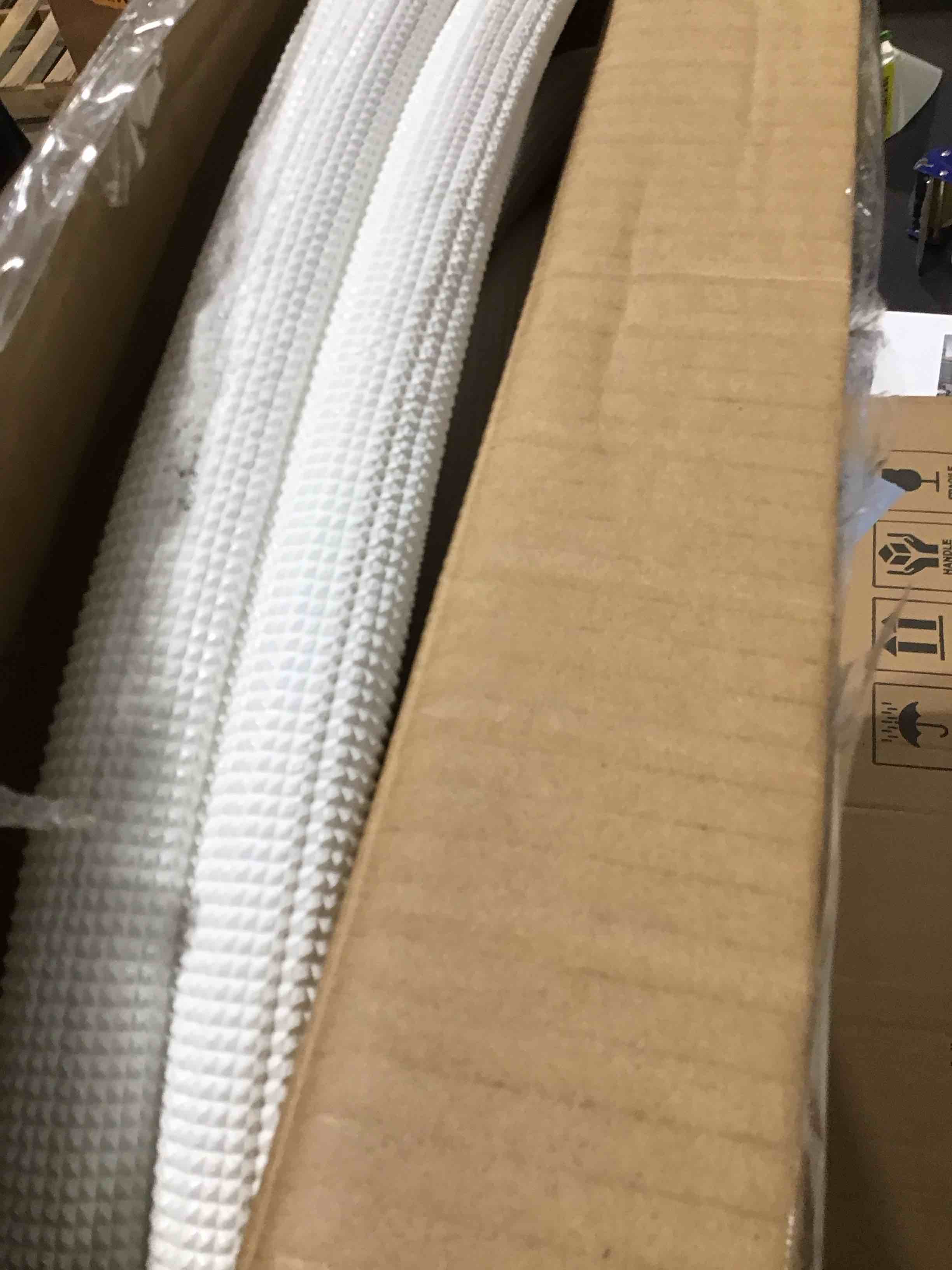 https://s3.amazonaws.com/lotting-images-prod/bidfta/RED6653813_1728994397263.jpeg