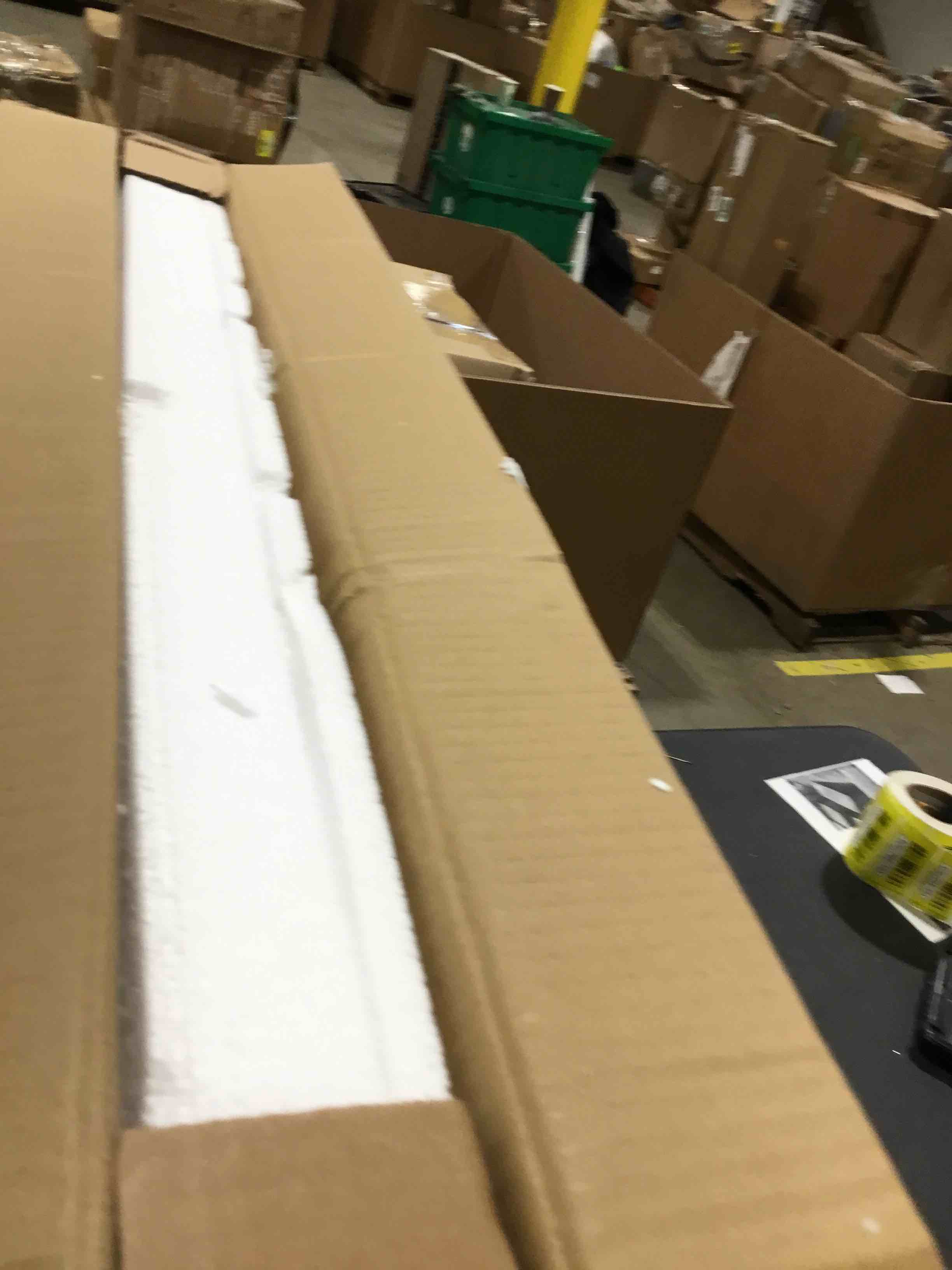 https://s3.amazonaws.com/lotting-images-prod/bidfta/RED6653903_1729011469888.jpeg