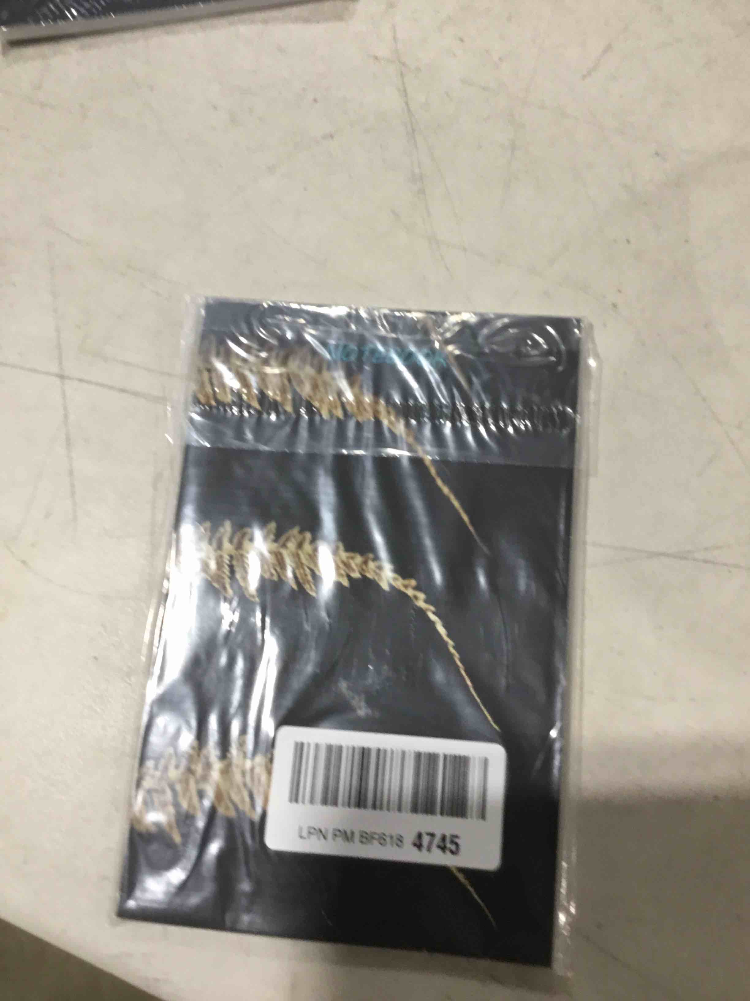 https://s3.amazonaws.com/lotting-images-prod/bidfta/RED6653920_1729013067646.jpeg