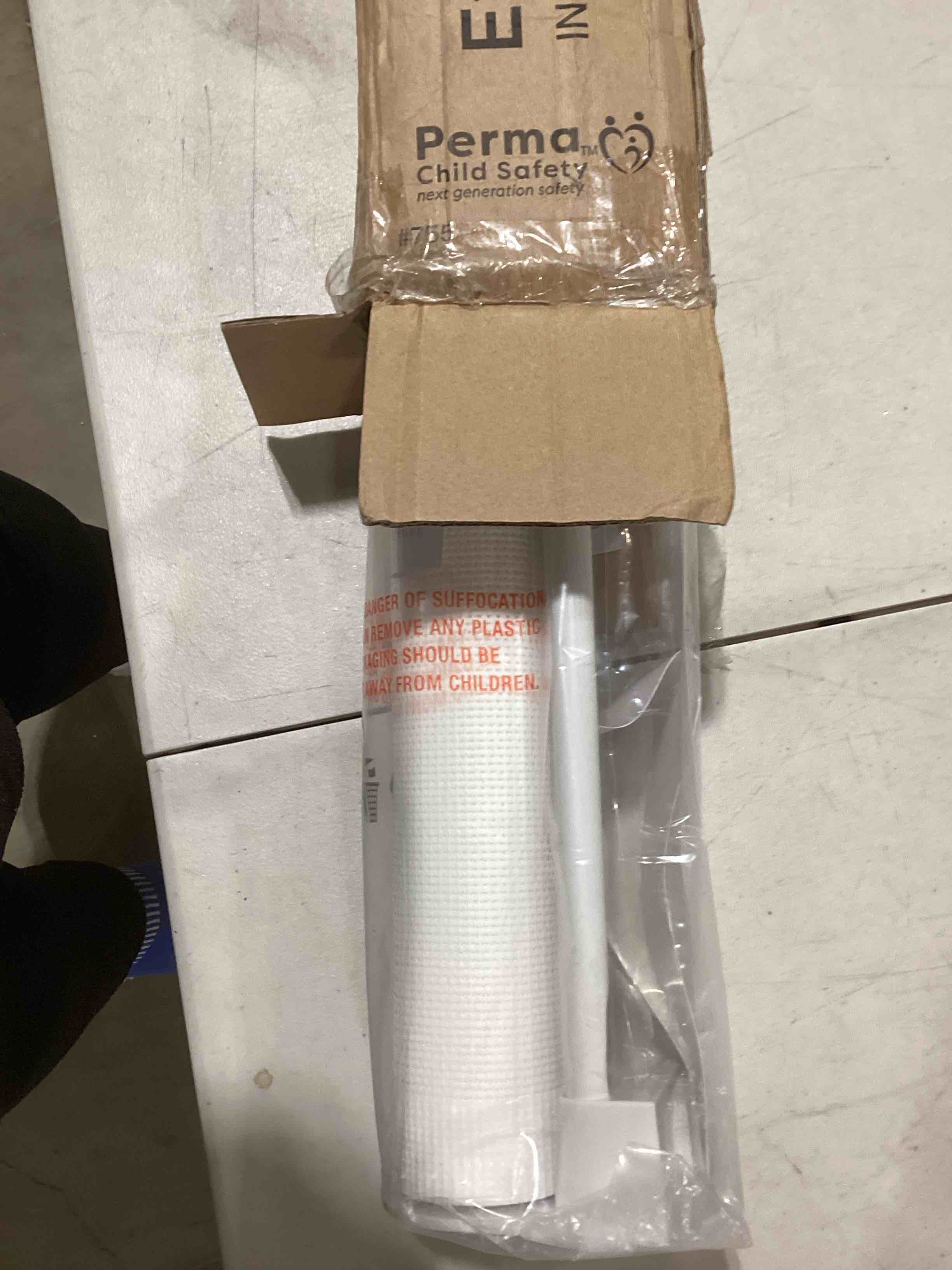 https://s3.amazonaws.com/lotting-images-prod/bidfta/RED6654000_1729079704637.jpeg