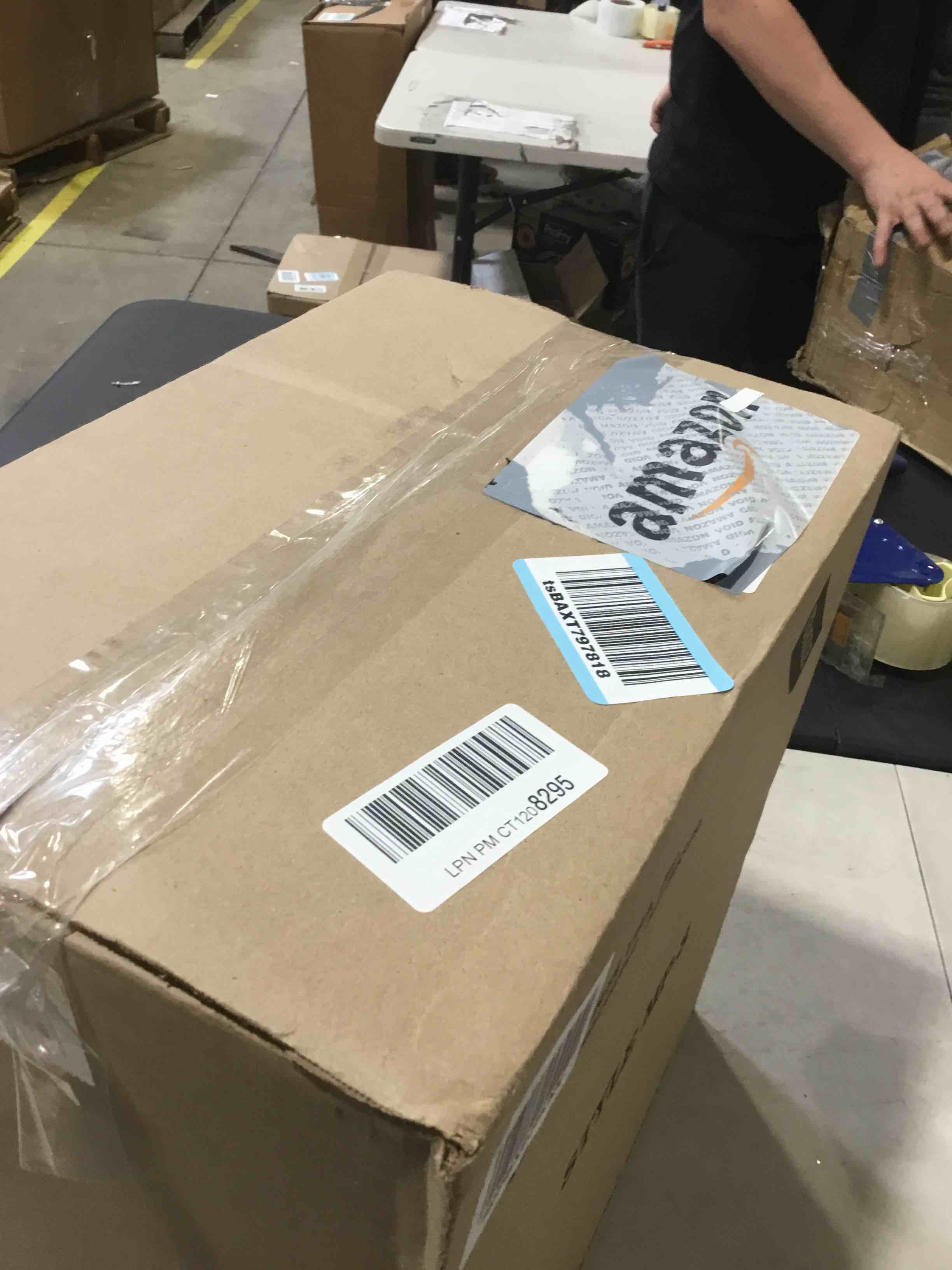 https://s3.amazonaws.com/lotting-images-prod/bidfta/RED6654331_1729184015068.jpeg