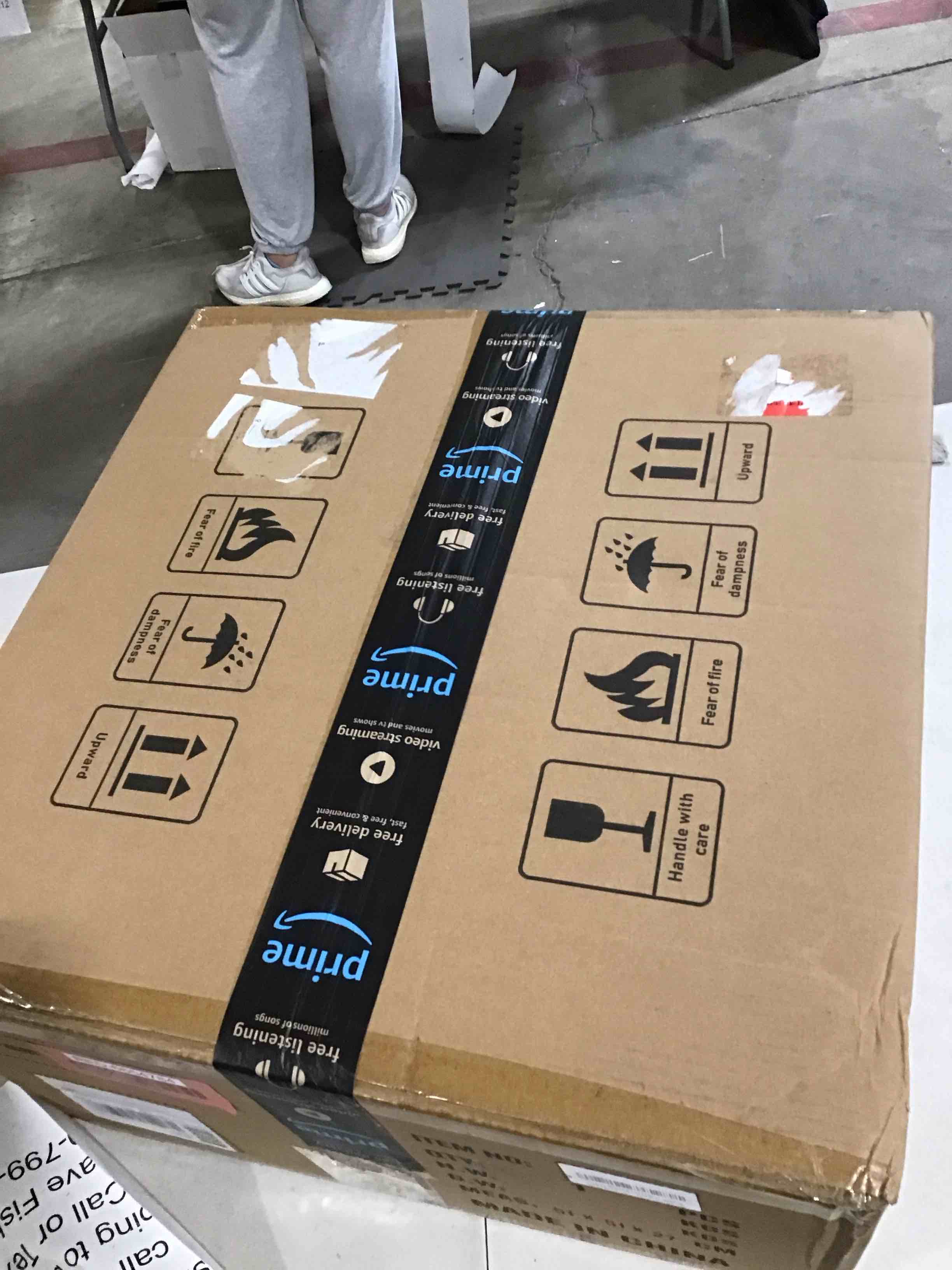 https://s3.amazonaws.com/lotting-images-prod/bidfta/RED6654784_1727975290488.jpeg