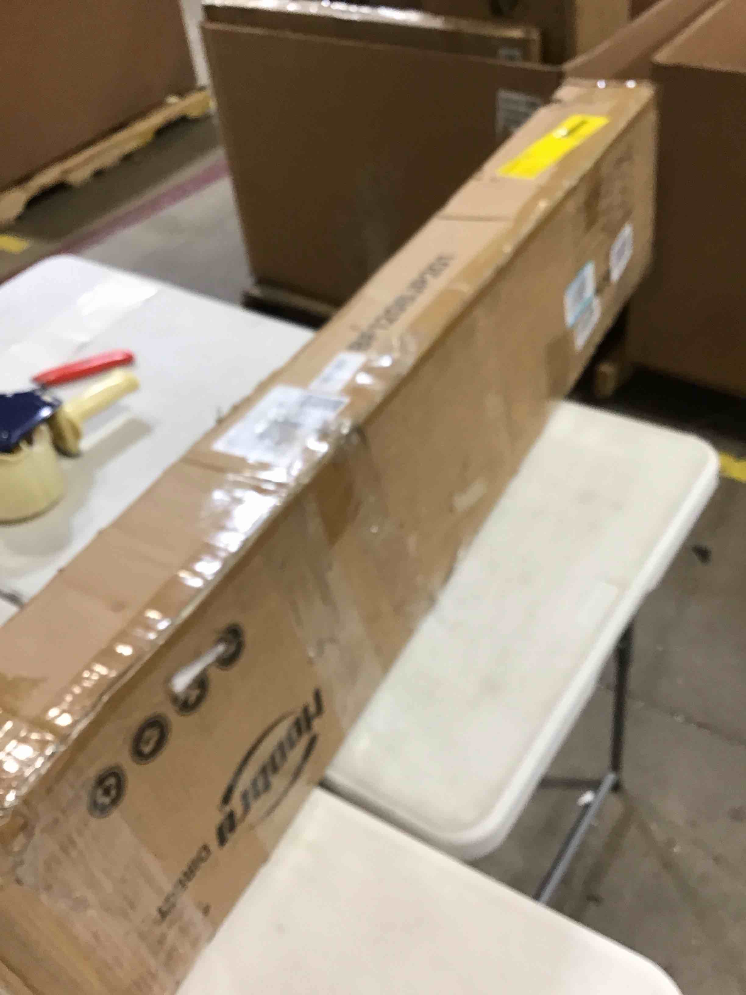 https://s3.amazonaws.com/lotting-images-prod/bidfta/RED6655472_1728921265637.jpeg