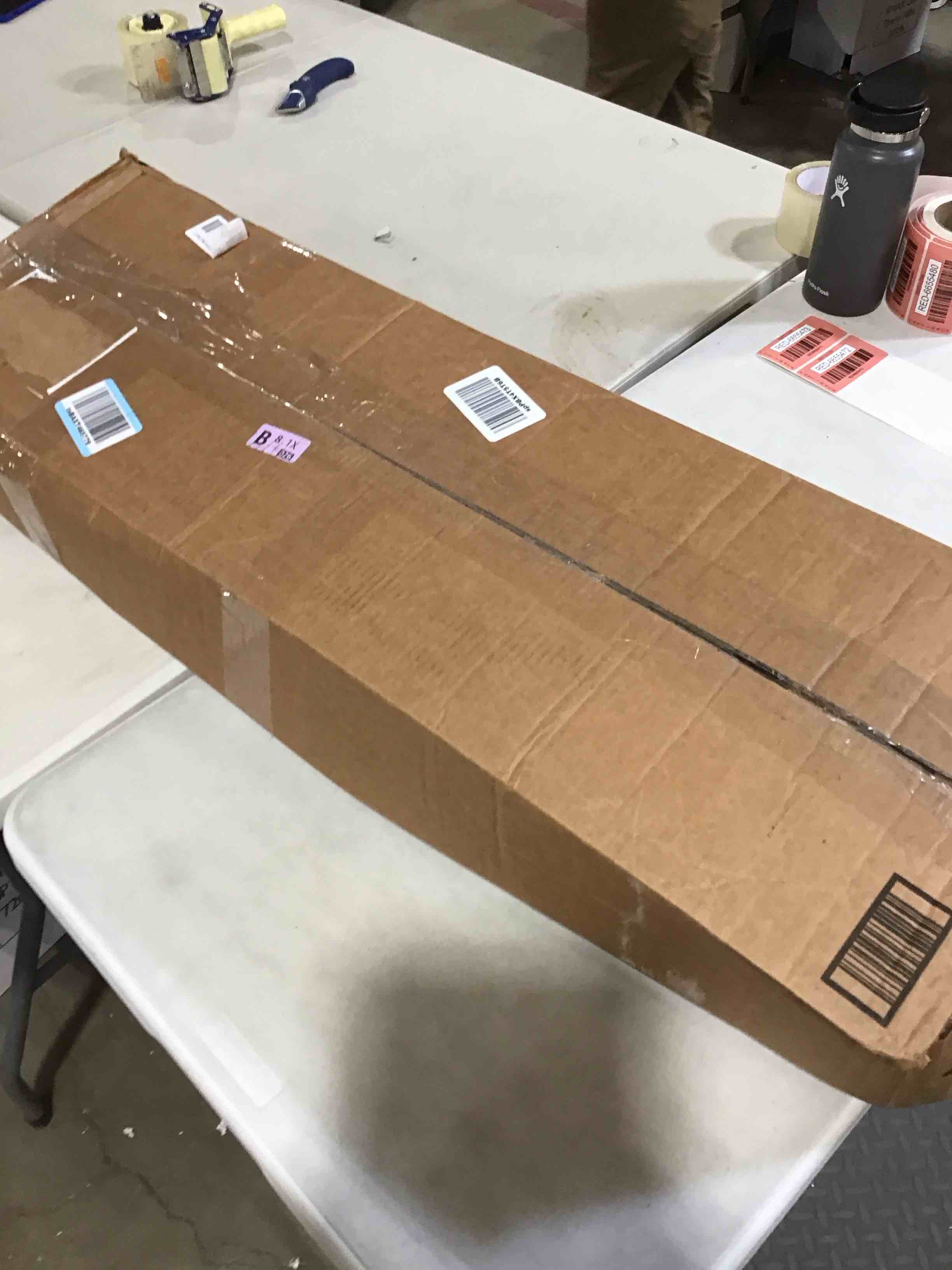 https://s3.amazonaws.com/lotting-images-prod/bidfta/RED6655473_1728921521439.jpeg