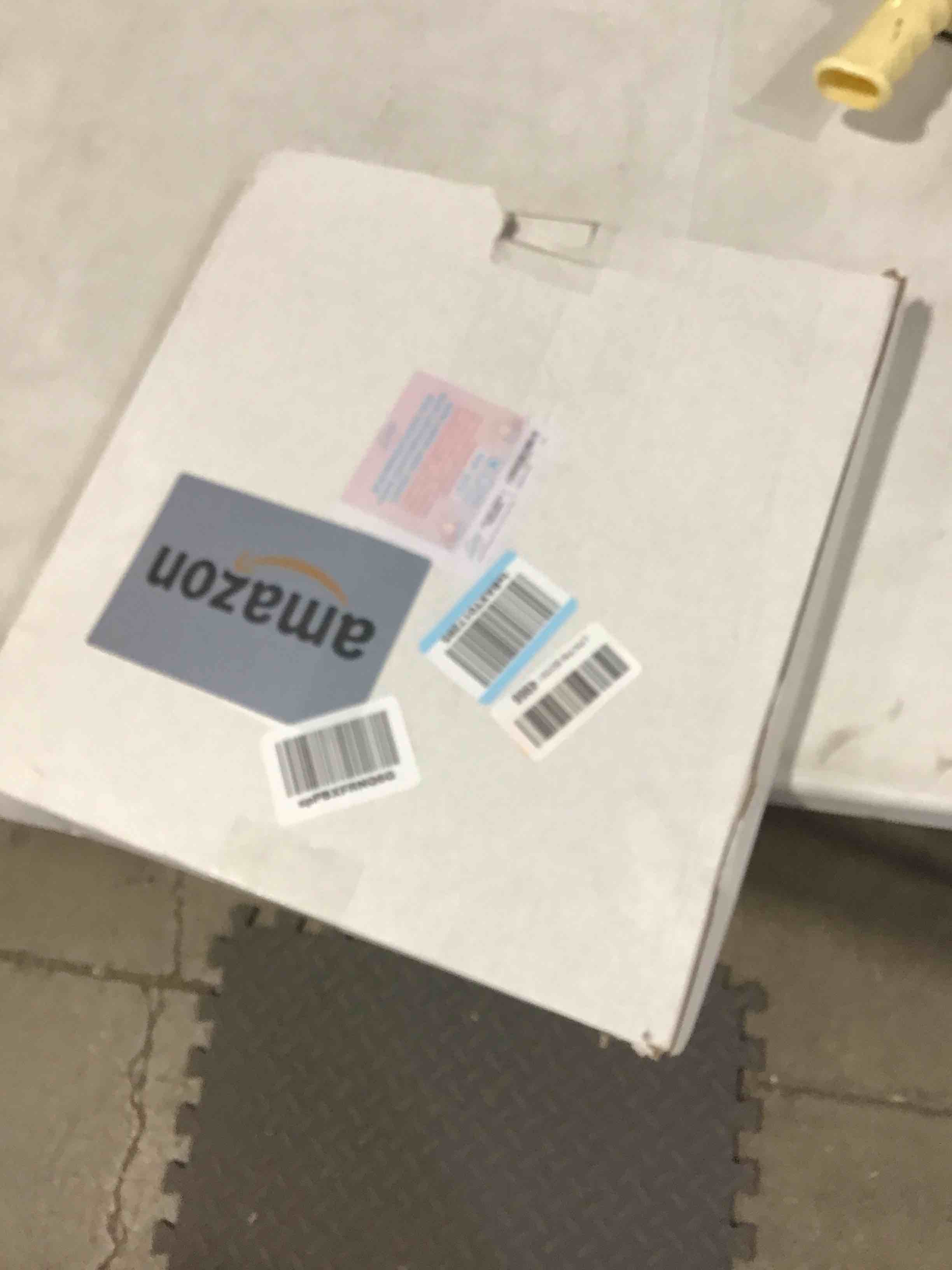 https://s3.amazonaws.com/lotting-images-prod/bidfta/RED6655482_1728925029017.jpeg