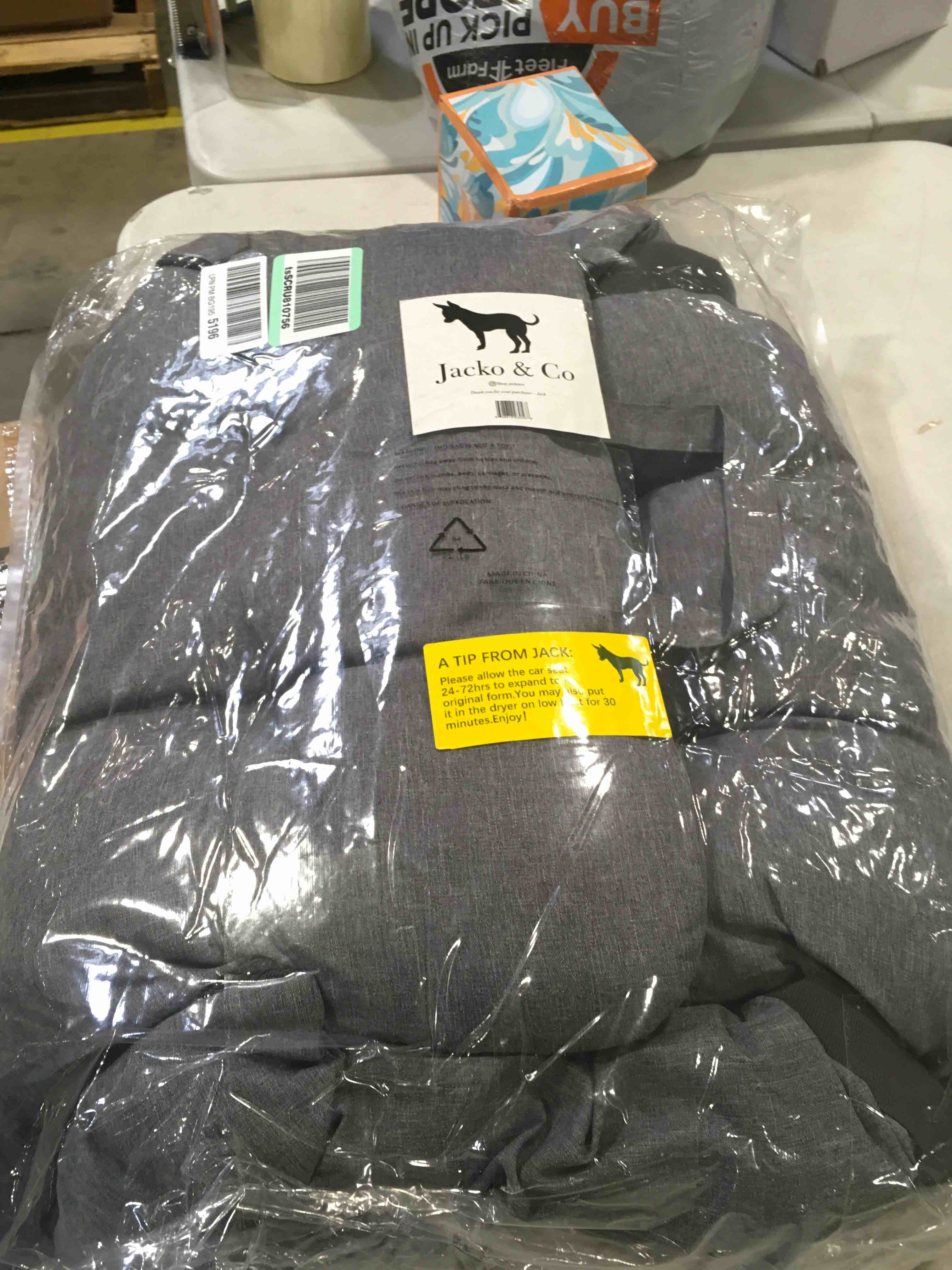 https://s3.amazonaws.com/lotting-images-prod/bidfta/RED6655765_1729016381944.jpeg