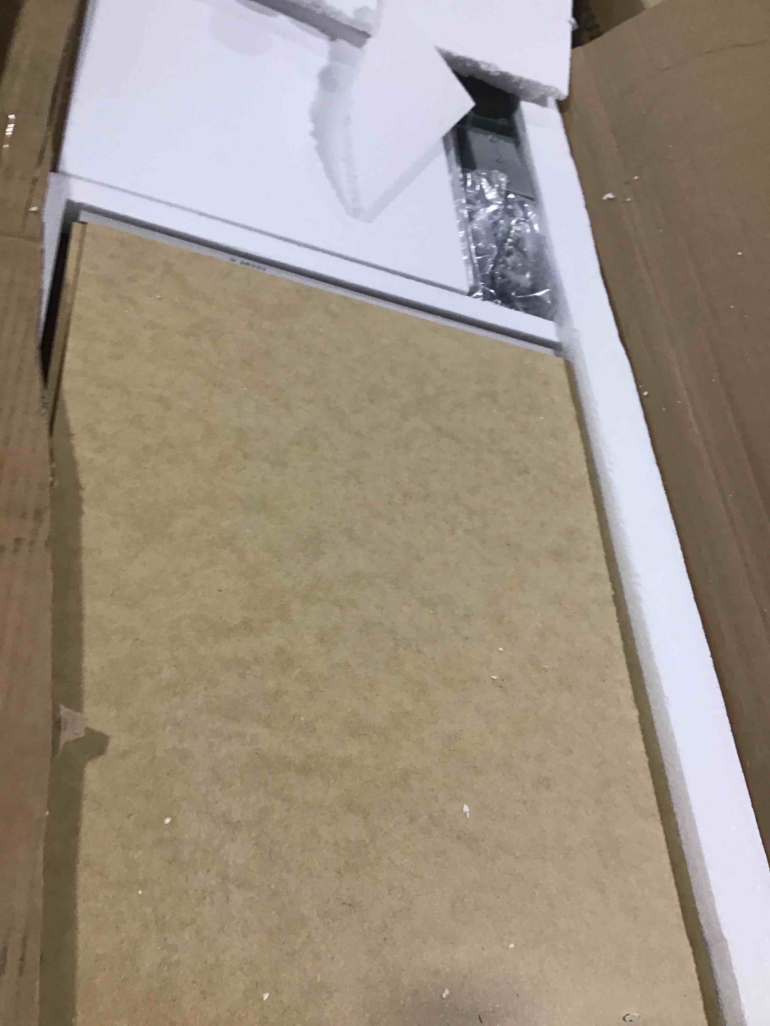 https://s3.amazonaws.com/lotting-images-prod/bidfta/RED6657618_1724243106001.jpeg