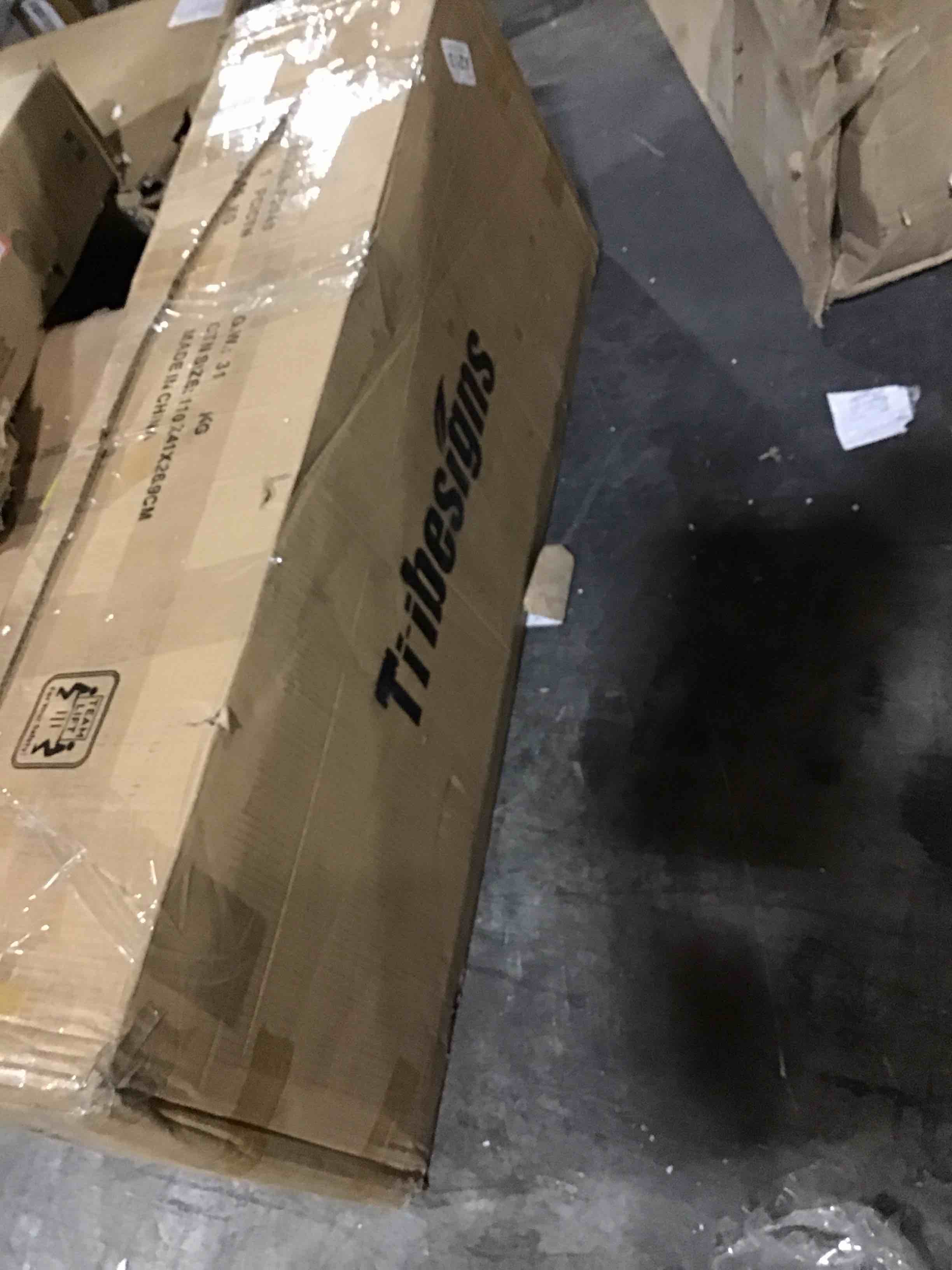 https://s3.amazonaws.com/lotting-images-prod/bidfta/RED6658206_1725389048601.jpeg