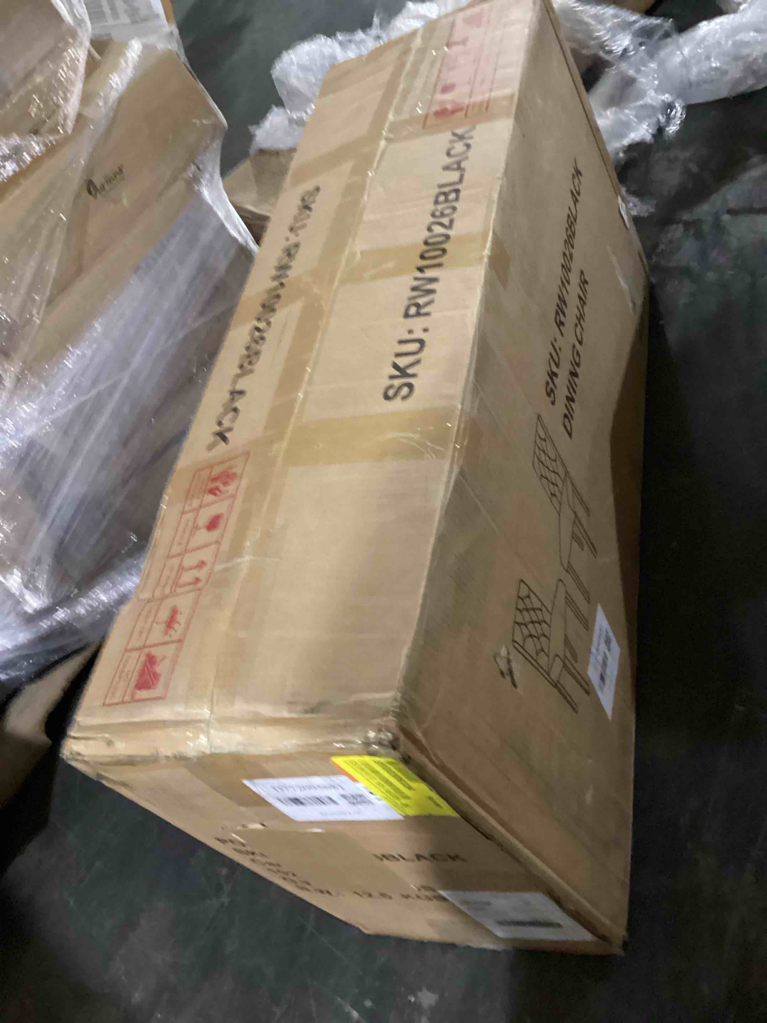 https://s3.amazonaws.com/lotting-images-prod/bidfta/RED6658338_1725540658113.jpeg