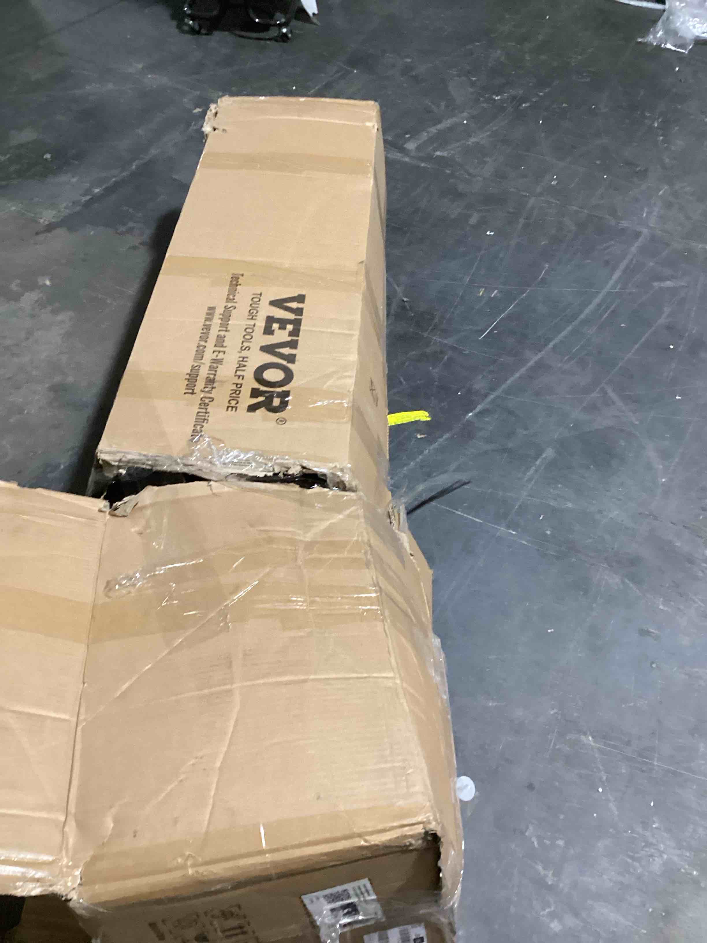 https://s3.amazonaws.com/lotting-images-prod/bidfta/RED6658535_1725975235341.jpeg