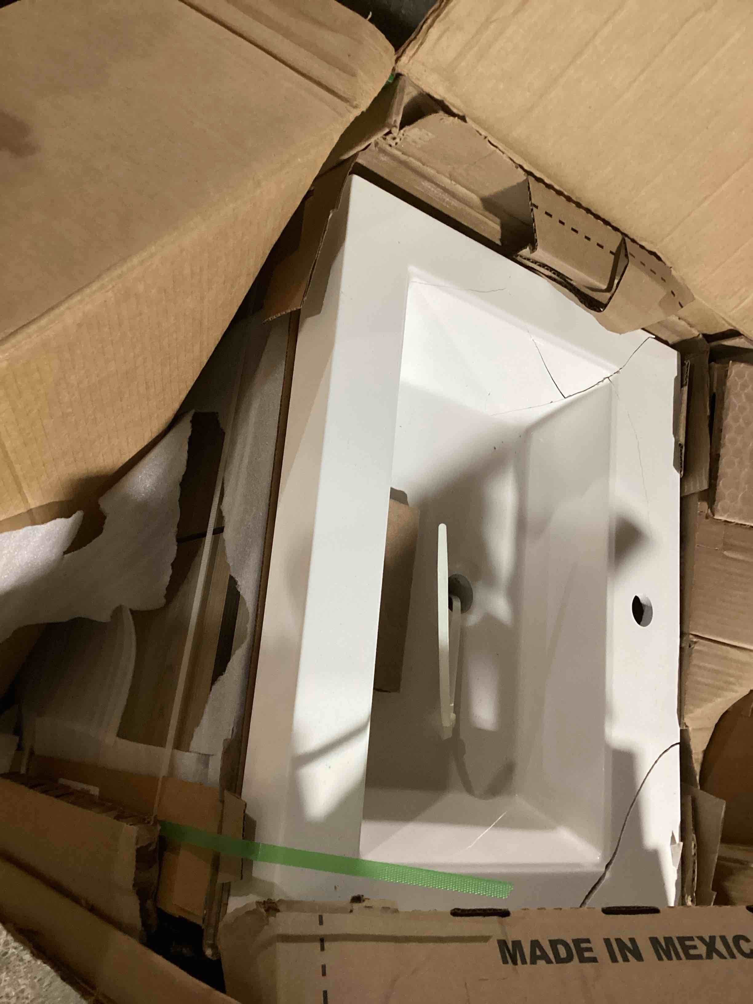 https://s3.amazonaws.com/lotting-images-prod/bidfta/RED6658708_1726247010382.jpeg